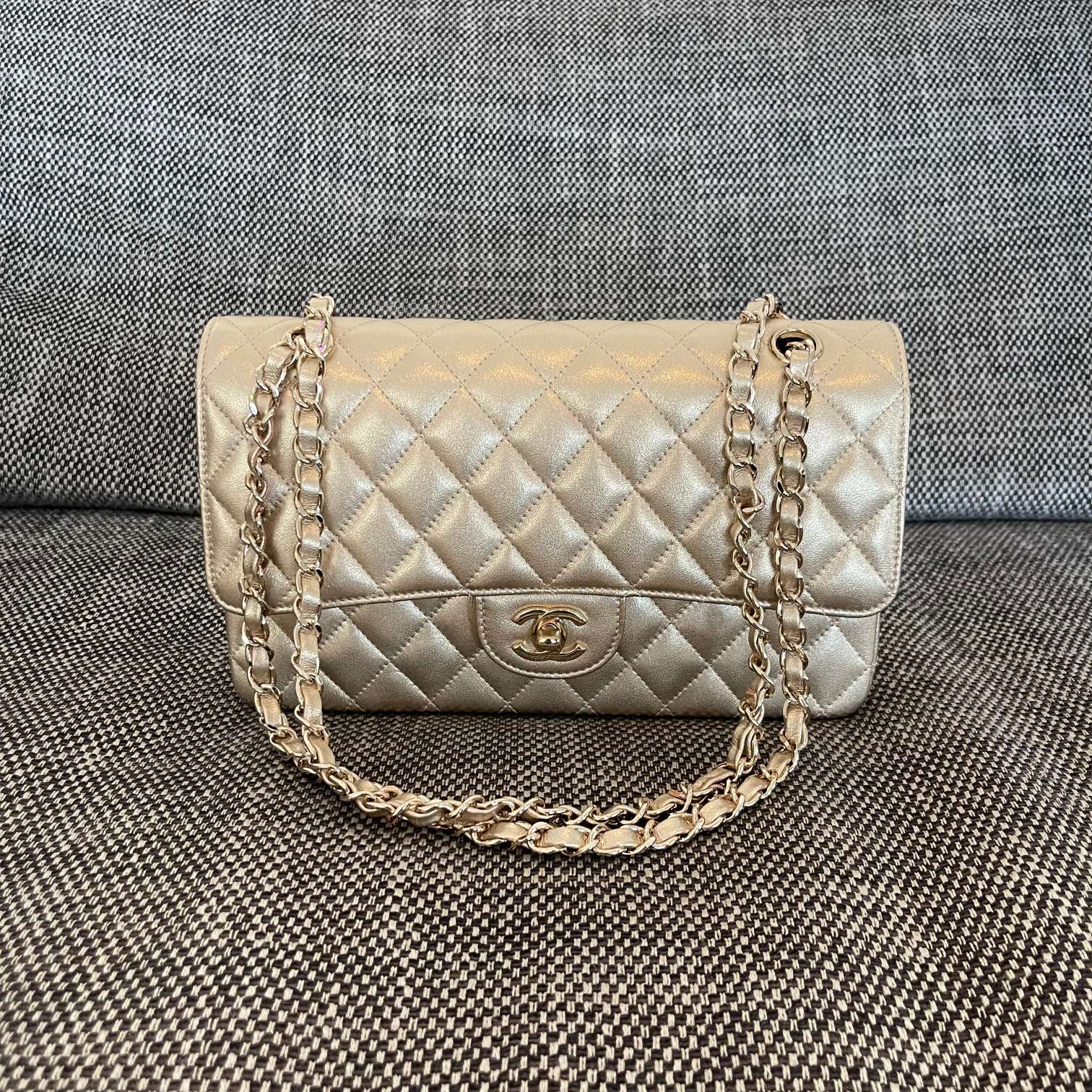 Classic Flap Quilted Metallic Lambskin Shoulder Bag in Gold (Gold Hardware) - Mocuir