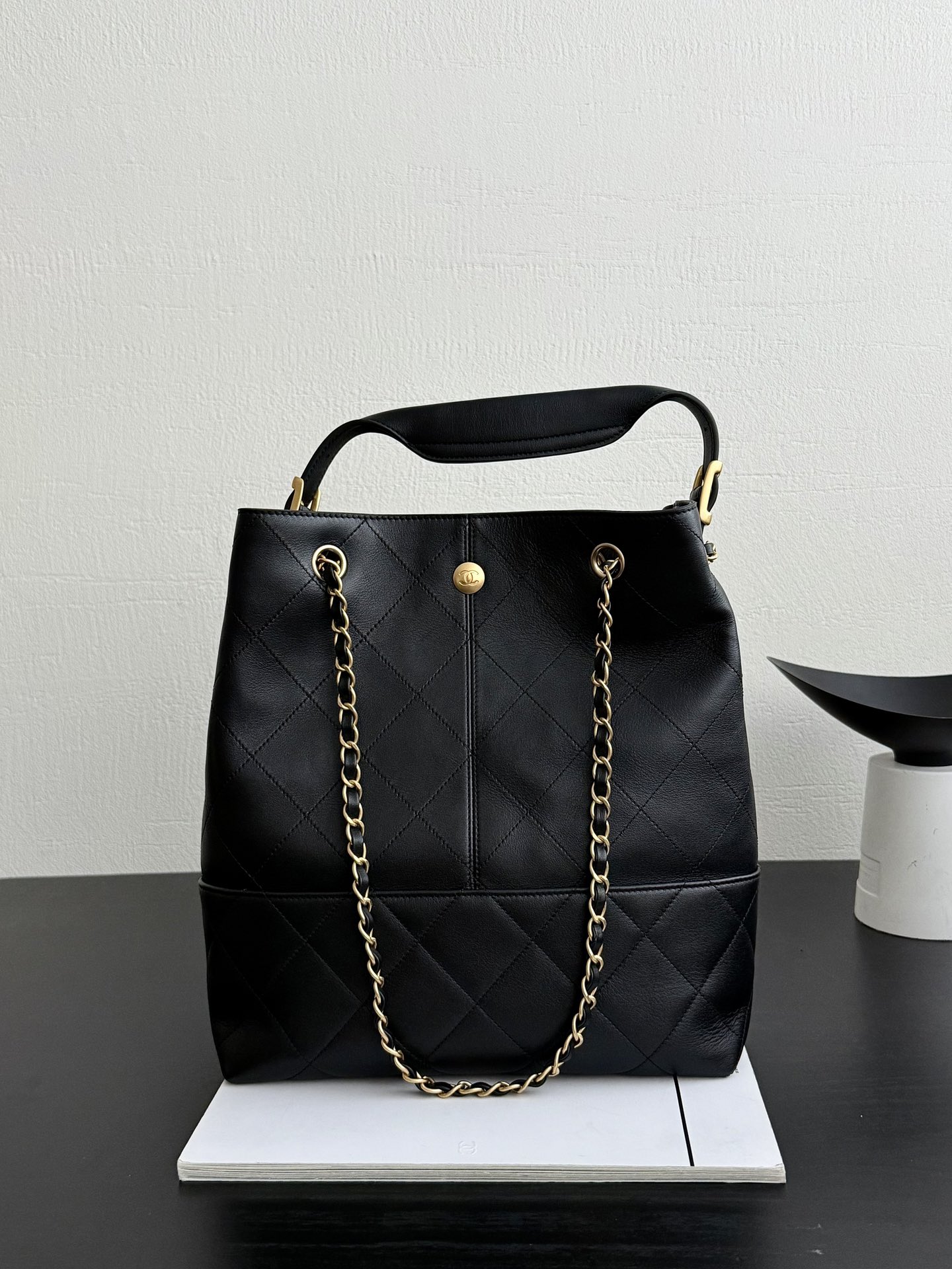 Quilted Calfskin Hobo Bag (AS3323) in Black Calfskin with Gold-Tone Hardware, 24B Fall-Winter Collection - Mocuir