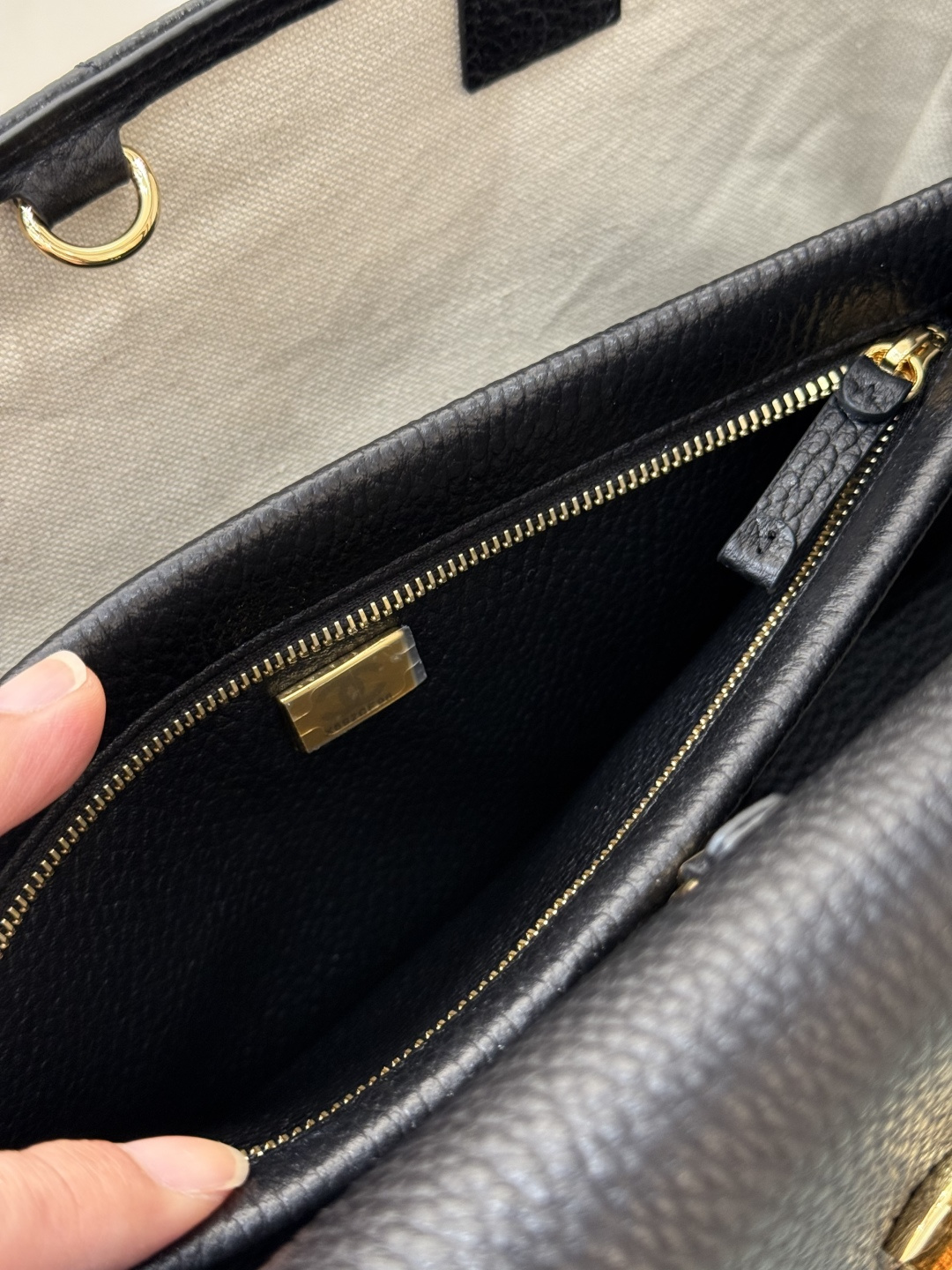 26P Cruise Preppy Coco Bowling Bag in Black Caviar Leather with Gold-Tone Hardware - Mocuir