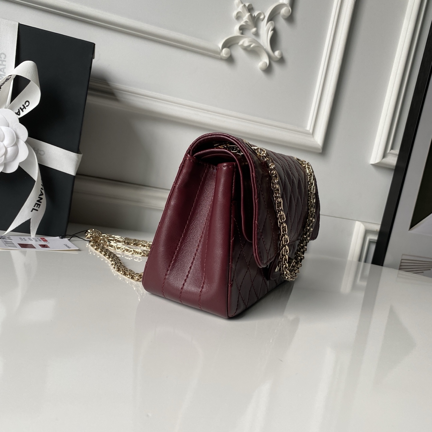 2.55 Reissue Burgundy Quilted Calfskin Flap Handbag with Light Gold-Tone Hardware - Mocuir