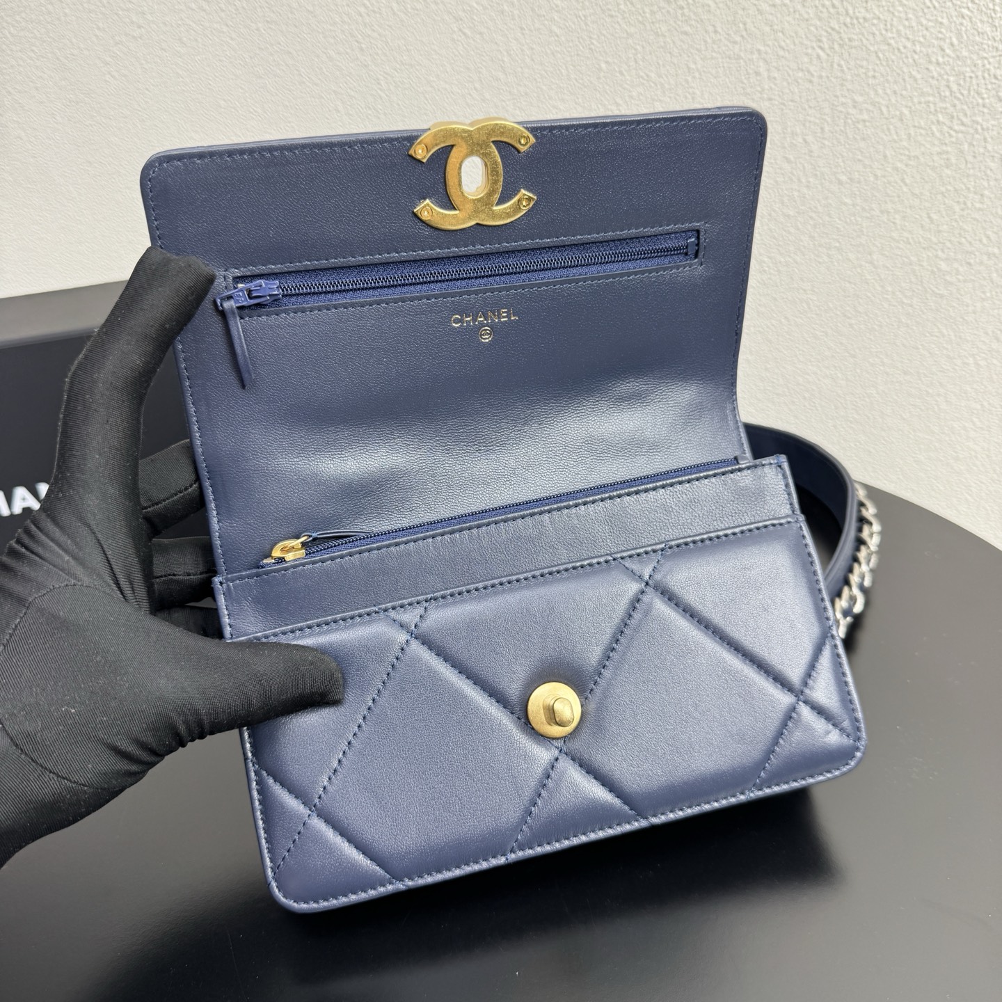 19 WOC Quilted Lambskin Shoulder Bag in Navy (Tri-Tone Hardware) - Mocuir