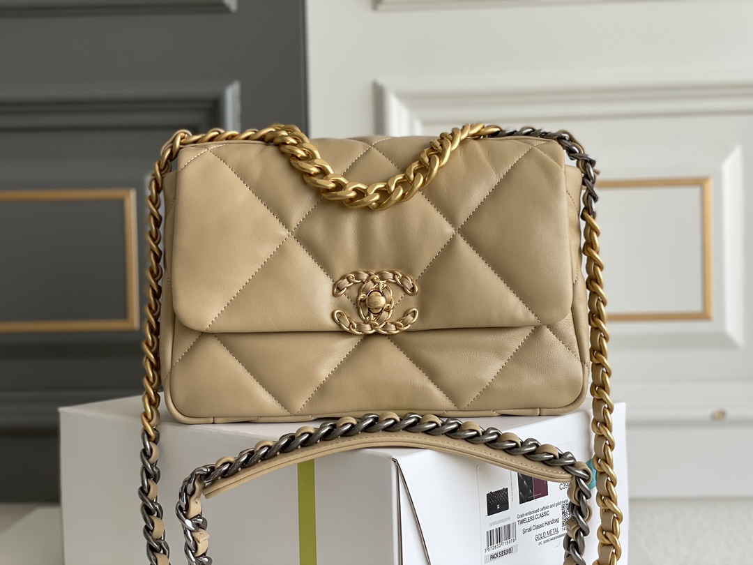 19 Handbag in Beige Quilted Shiny Lambskin with Gold-Tone, Silver-Tone & Ruthenium-Finish Metal (Model AS1160) - Mocuir
