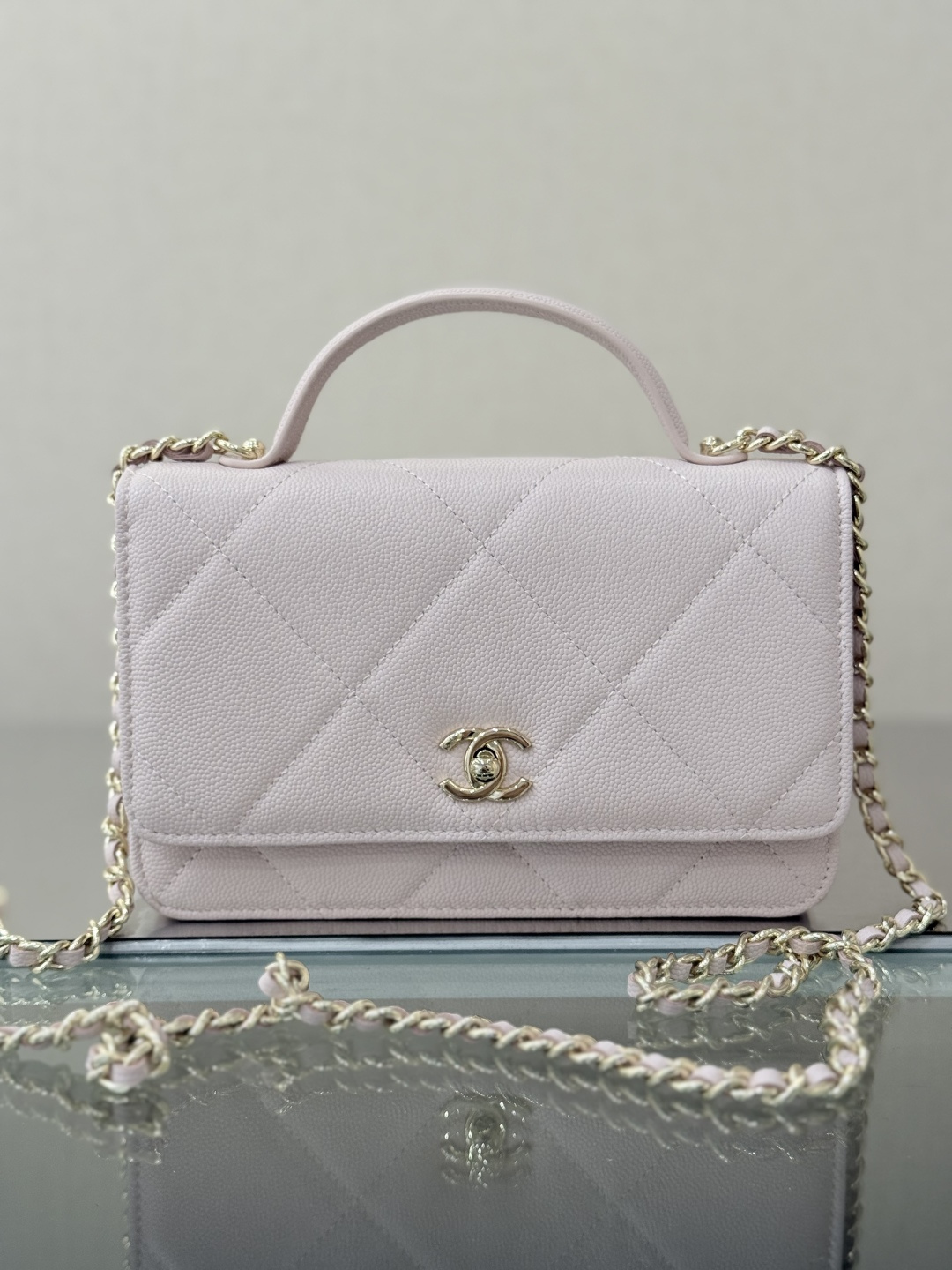 Black Quilted Caviar Calfskin Vanity Case with Top Handle and Gold-Tone Chain Strap - Mocuir