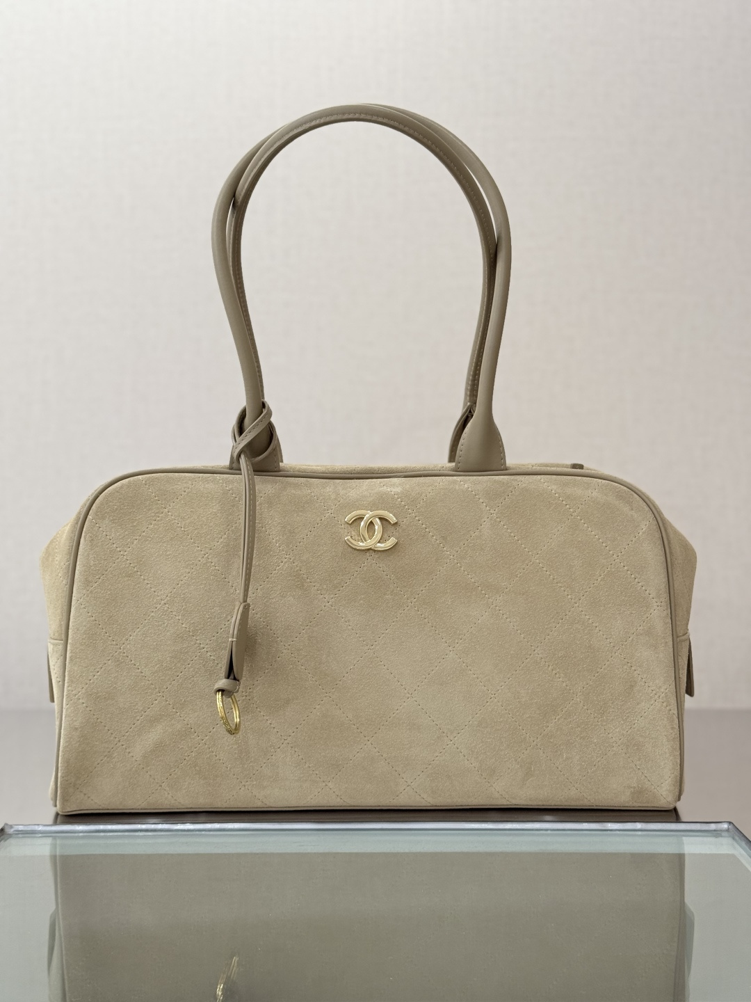 26S Light Beige Quilted Suede Leather Bowling Handbag with Calfskin Handles & Gold-Tone CC Logo - Mocuir
