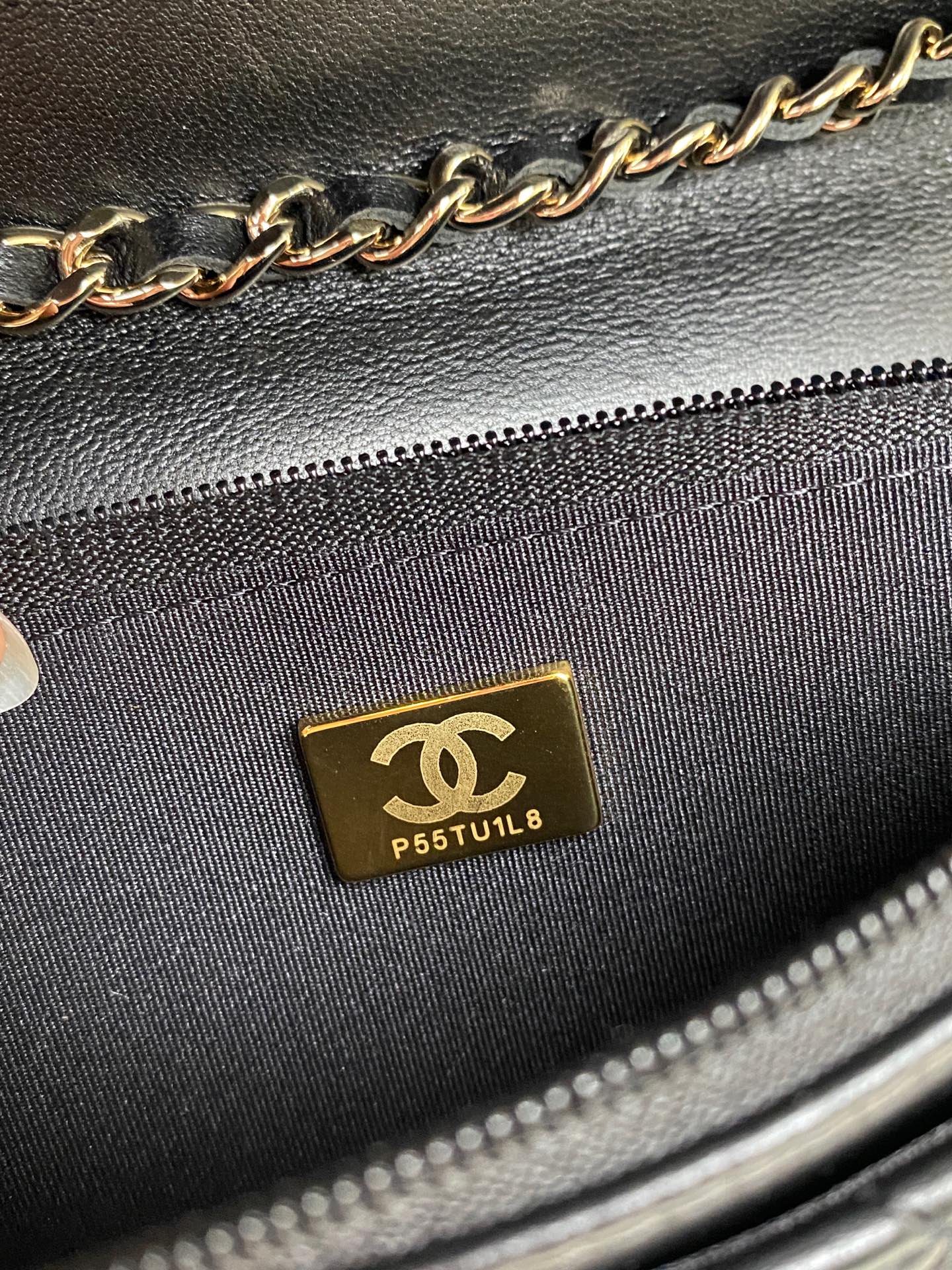 24C Trendy CC Wallet on Chain (WOC) with Handle in Black Lambskin with Crystal CC Gold Hardware (Model AM7652) - Mocuir