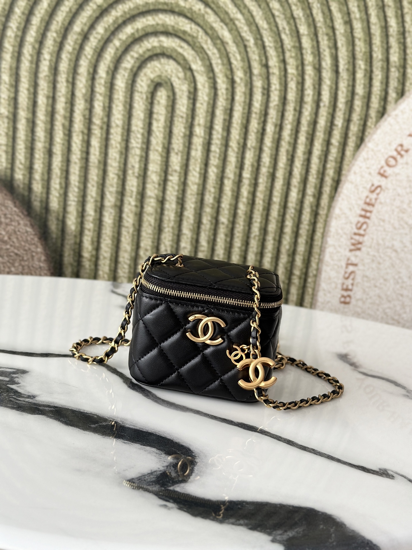 Mini Vanity Case with CC Charms - Mocuir