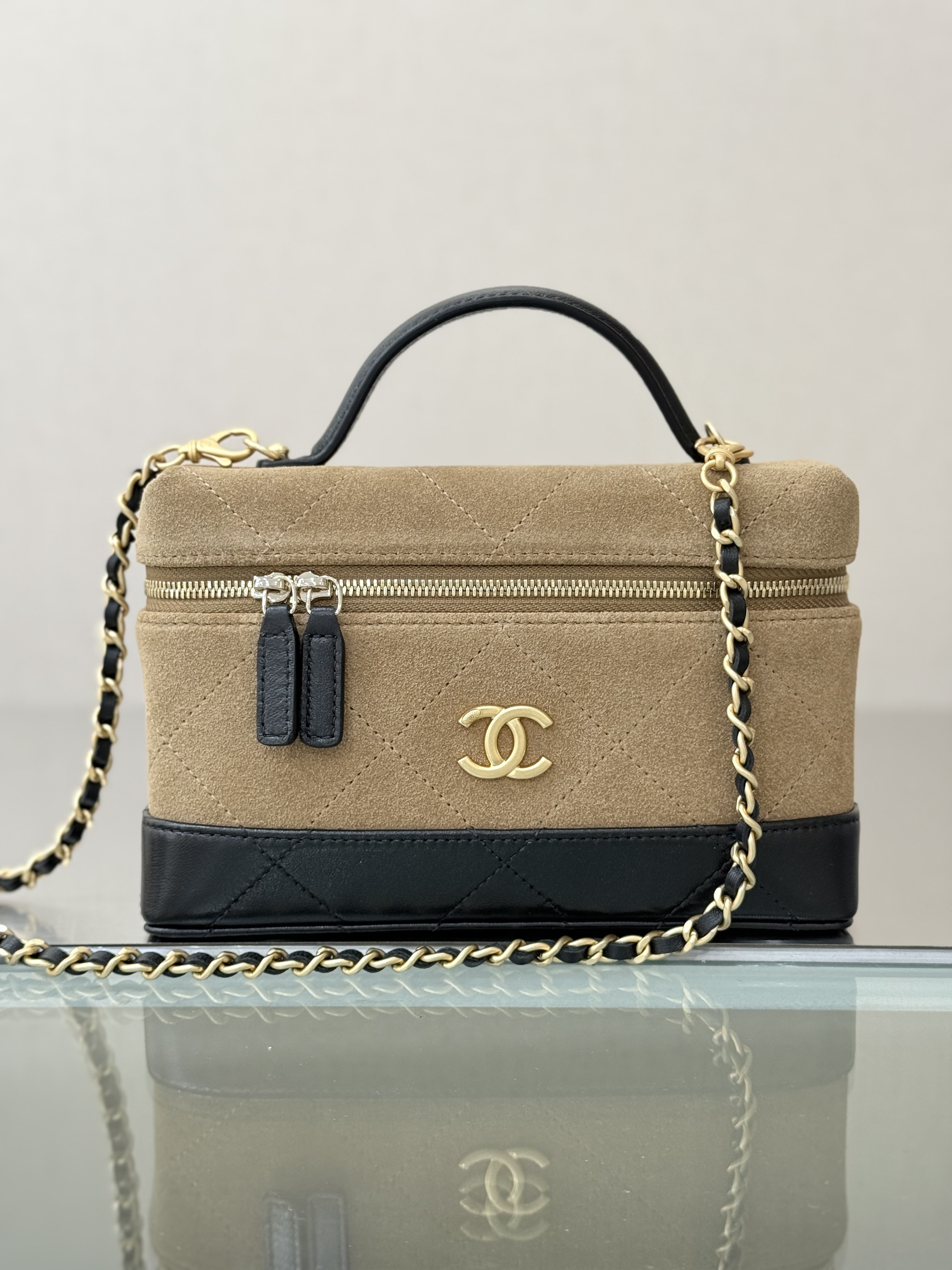 Small Vanity Case in Suede & Lambskin - Mocuir