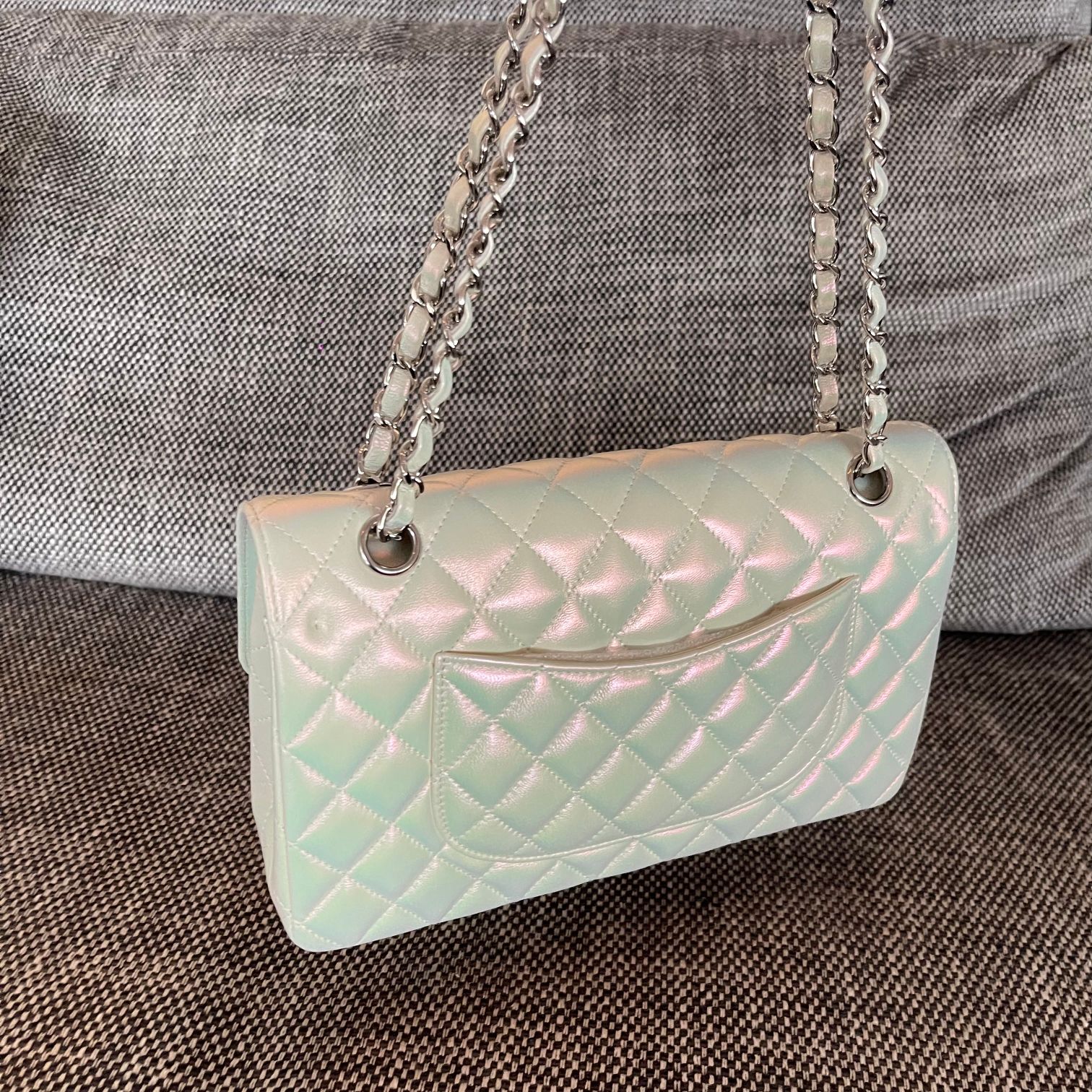 Classic Flap Bag（Pearl white/Silver logo） - Mocuir