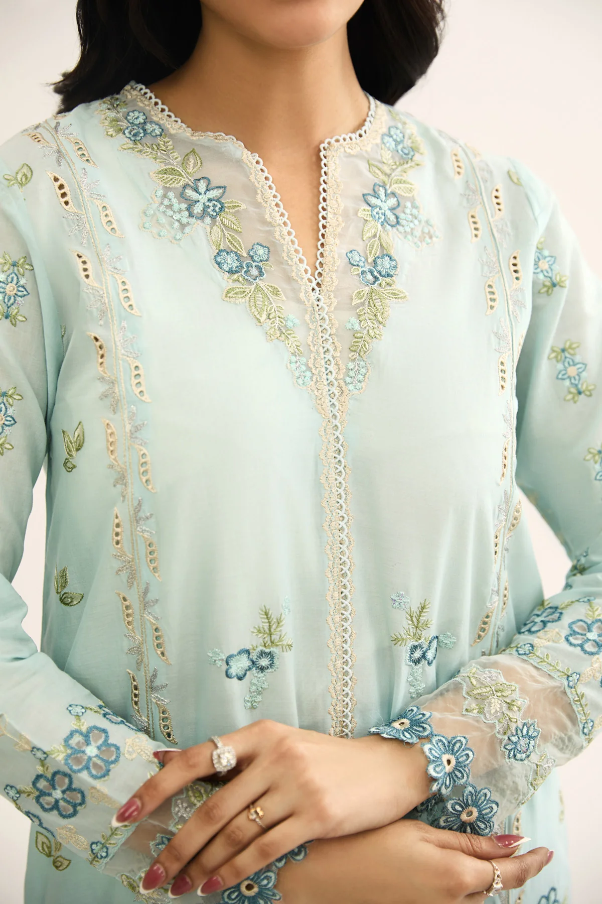 LAWN | EMBROIDERED