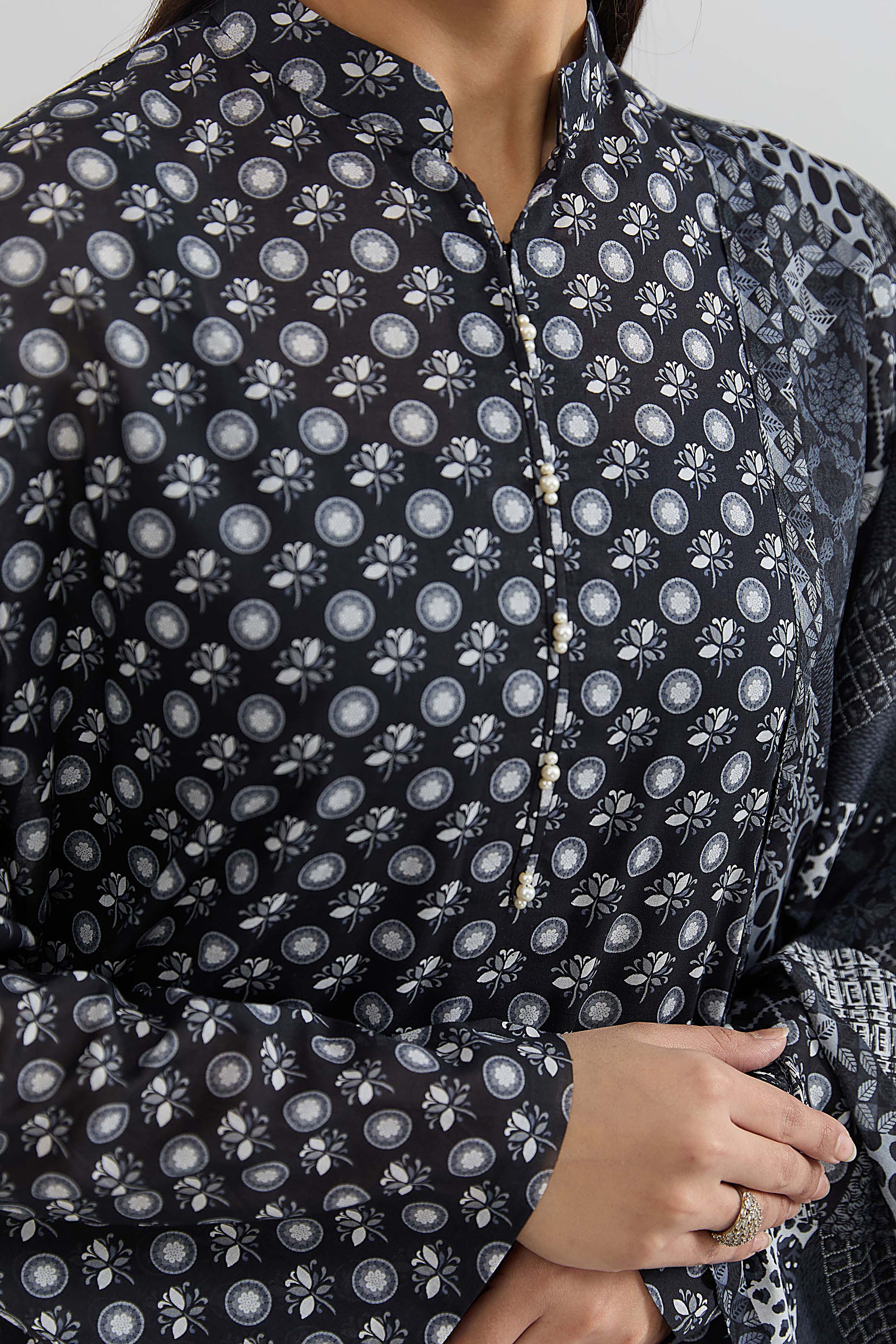 LAWN | PRINTED