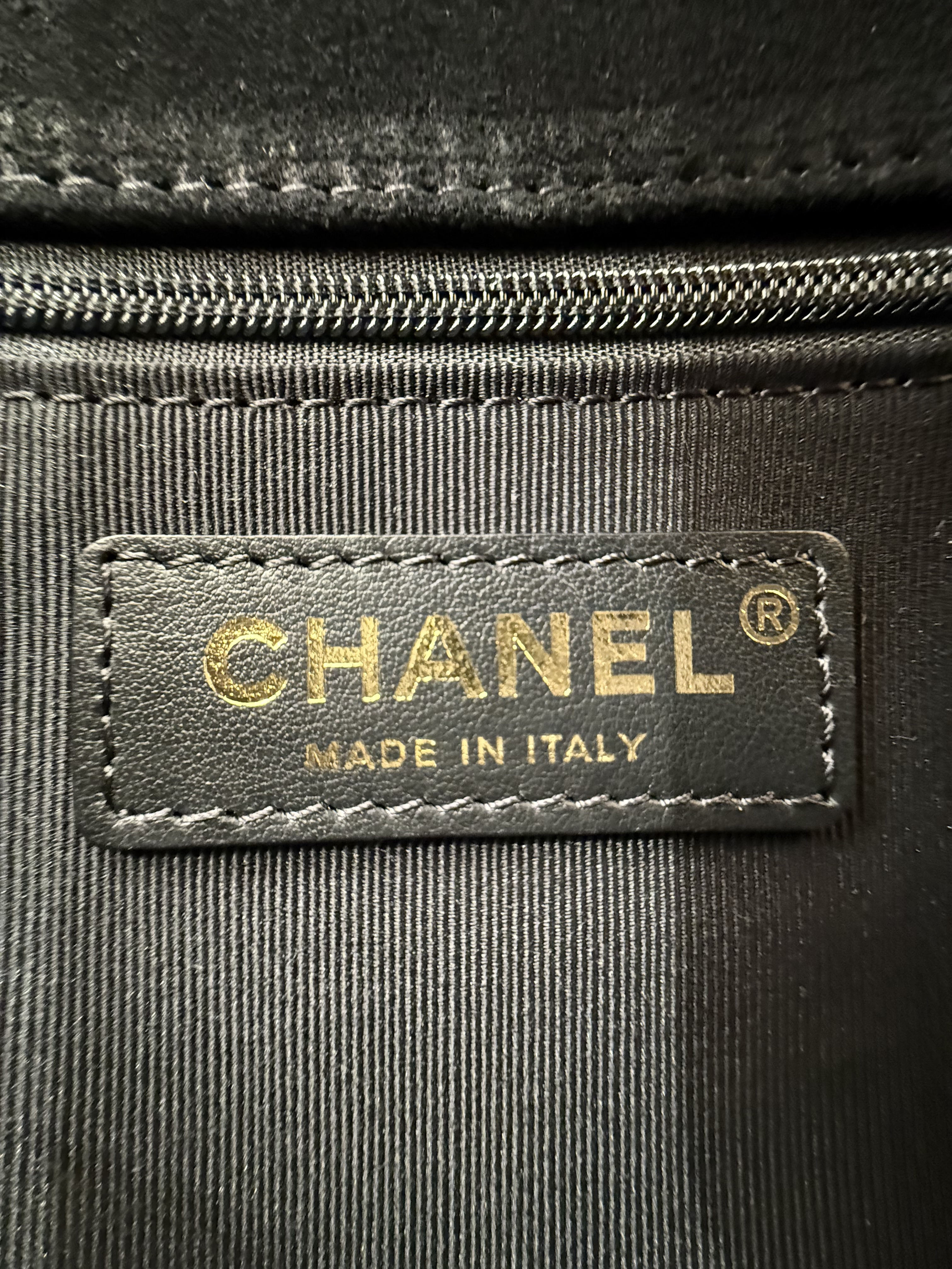 suede quilted Hobo bag from the 26C Cruise collection（Black Suede） - Mocuir