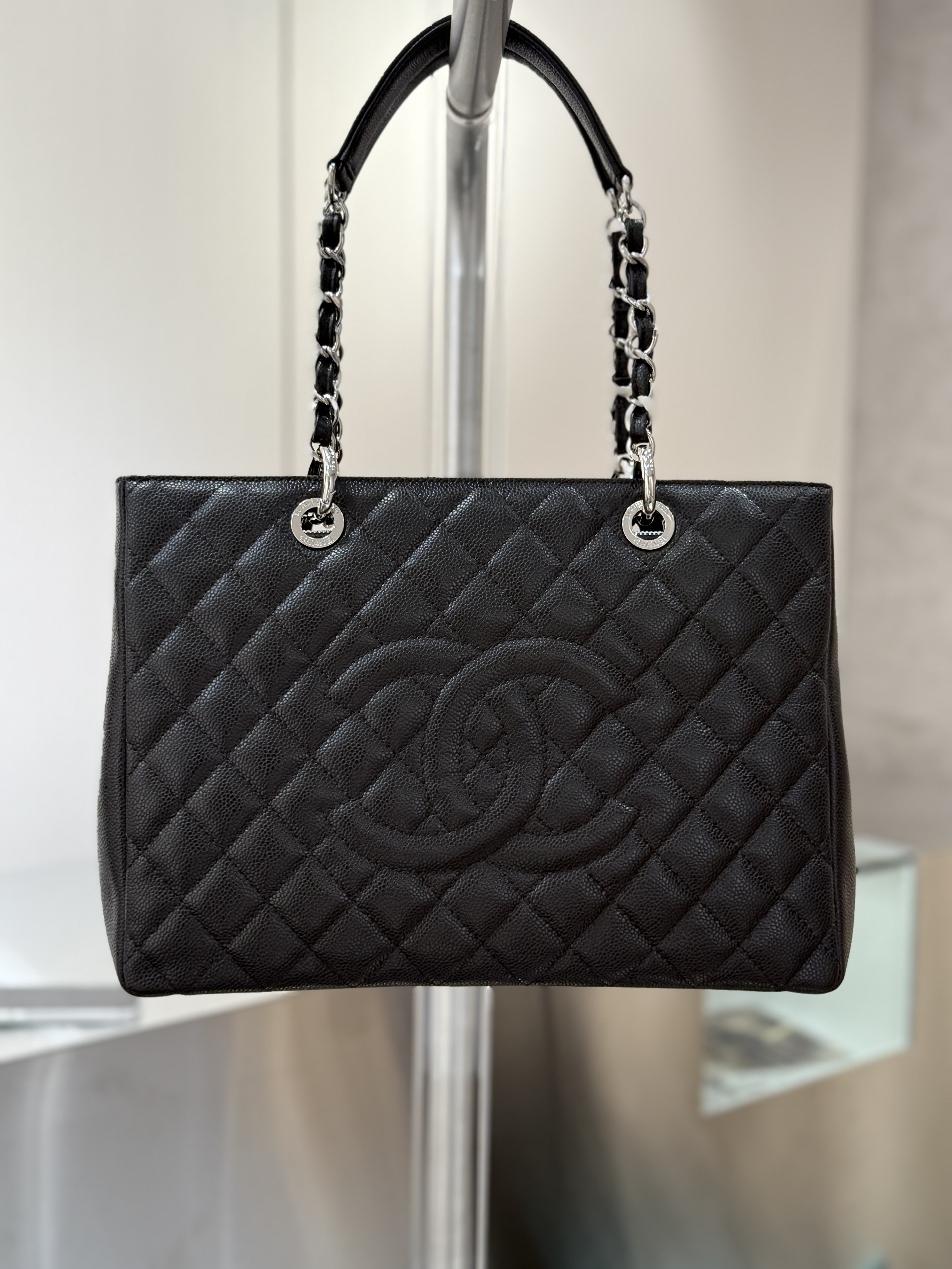 Grand Shopping Tote (GST) in Black Caviar Leather with Silver-Tone Hardware (Model A50995) - Mocuir