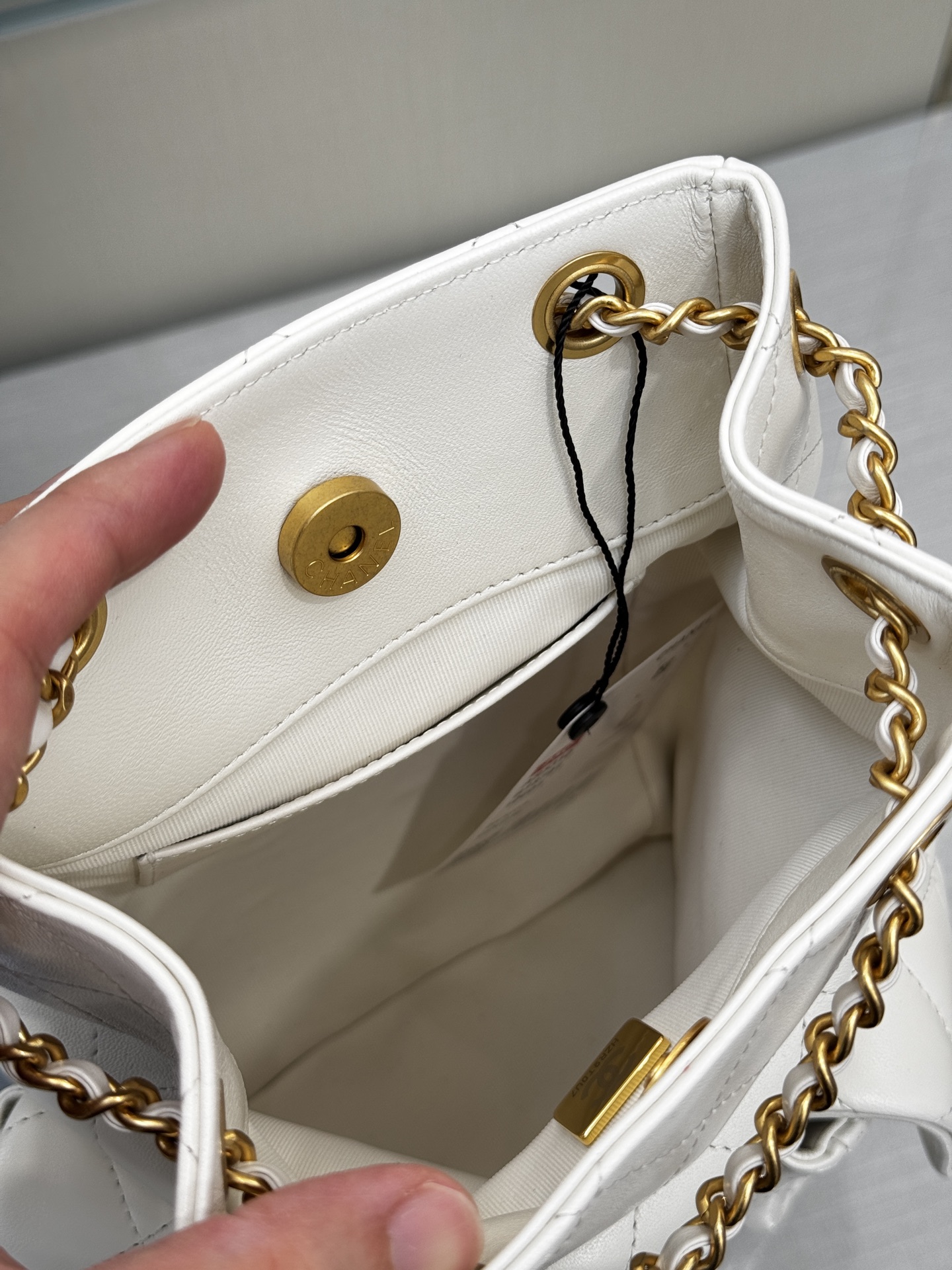 Drawstring Bucket Backpack（White） - Mocuir