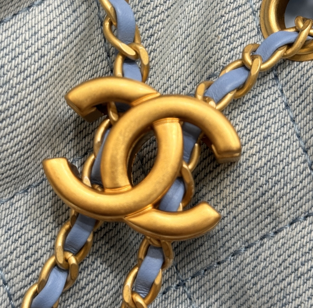 25 Small Hobo Bag (AS5293) in Light Blue Washed Denim & Antique Gold-Tone Hardware - Mocuir