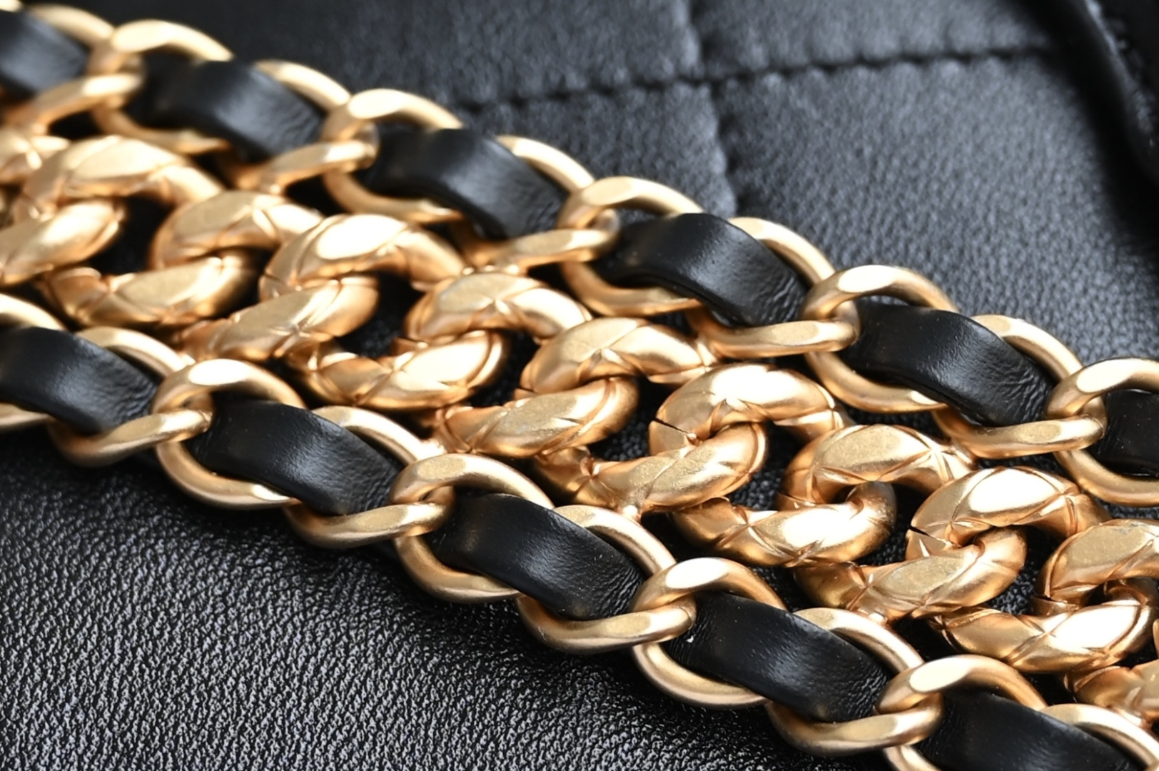 26C Cruise Collection Maxi Hobo Tote Bag in Black Lambskin with Gold-Tone Hardware (Model AS6095) - Mocuir