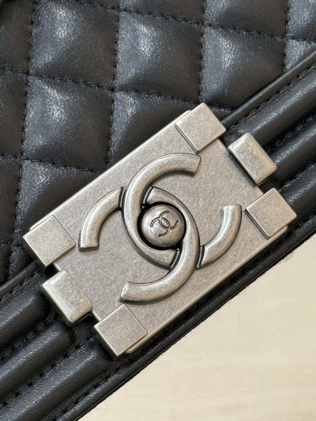 Medium Le Boy Flap Bag - Mocuir