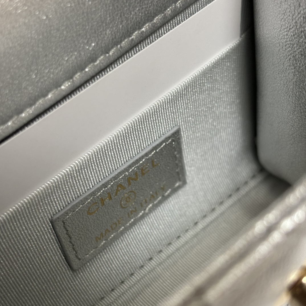 Trendy CC Mini Quilted Metallic Lambskin Shoulder Bag in Metallic Silver (Gold Hardware) - Mocuir