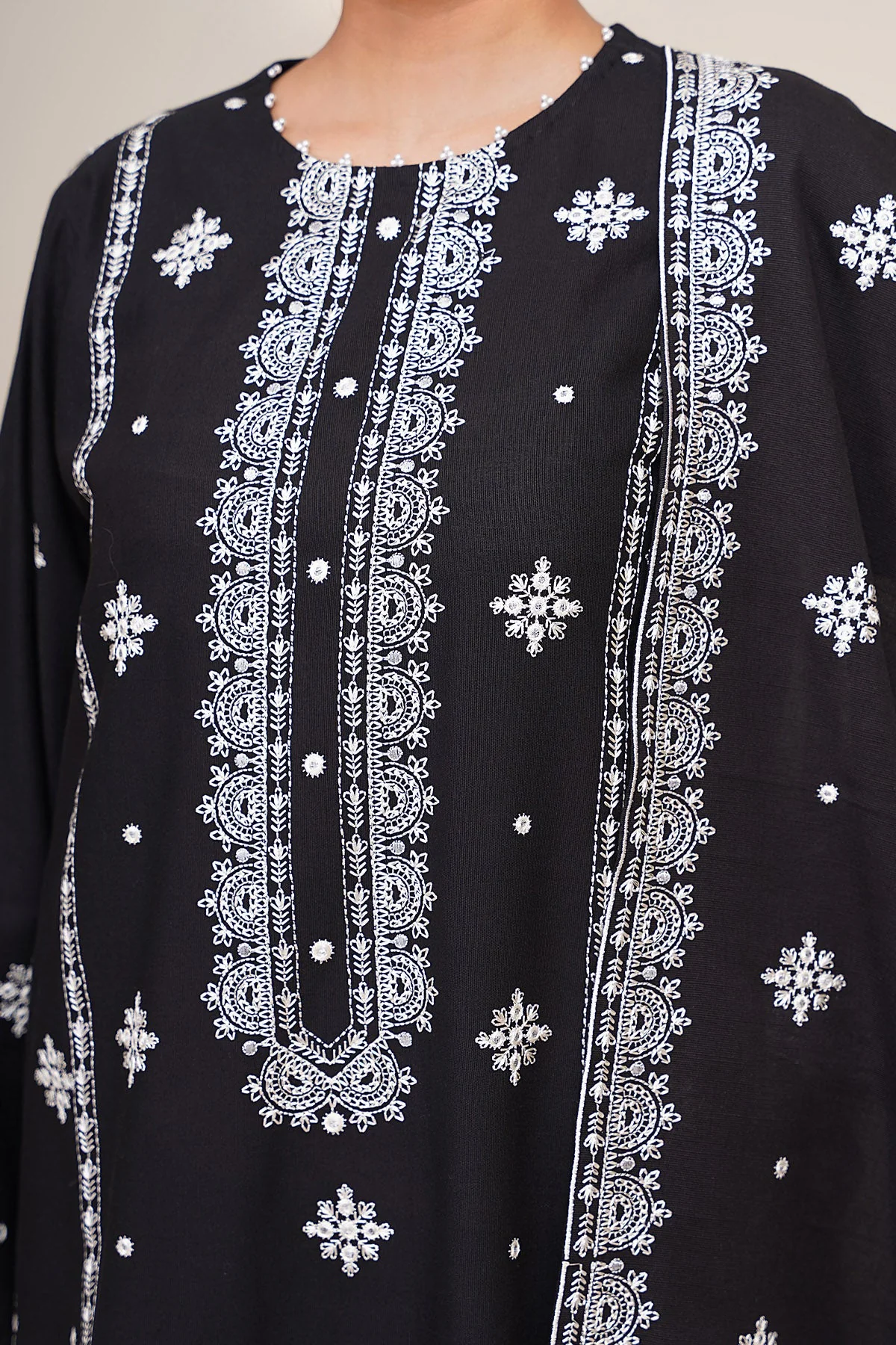 KHADDAR | EMBROIDERED