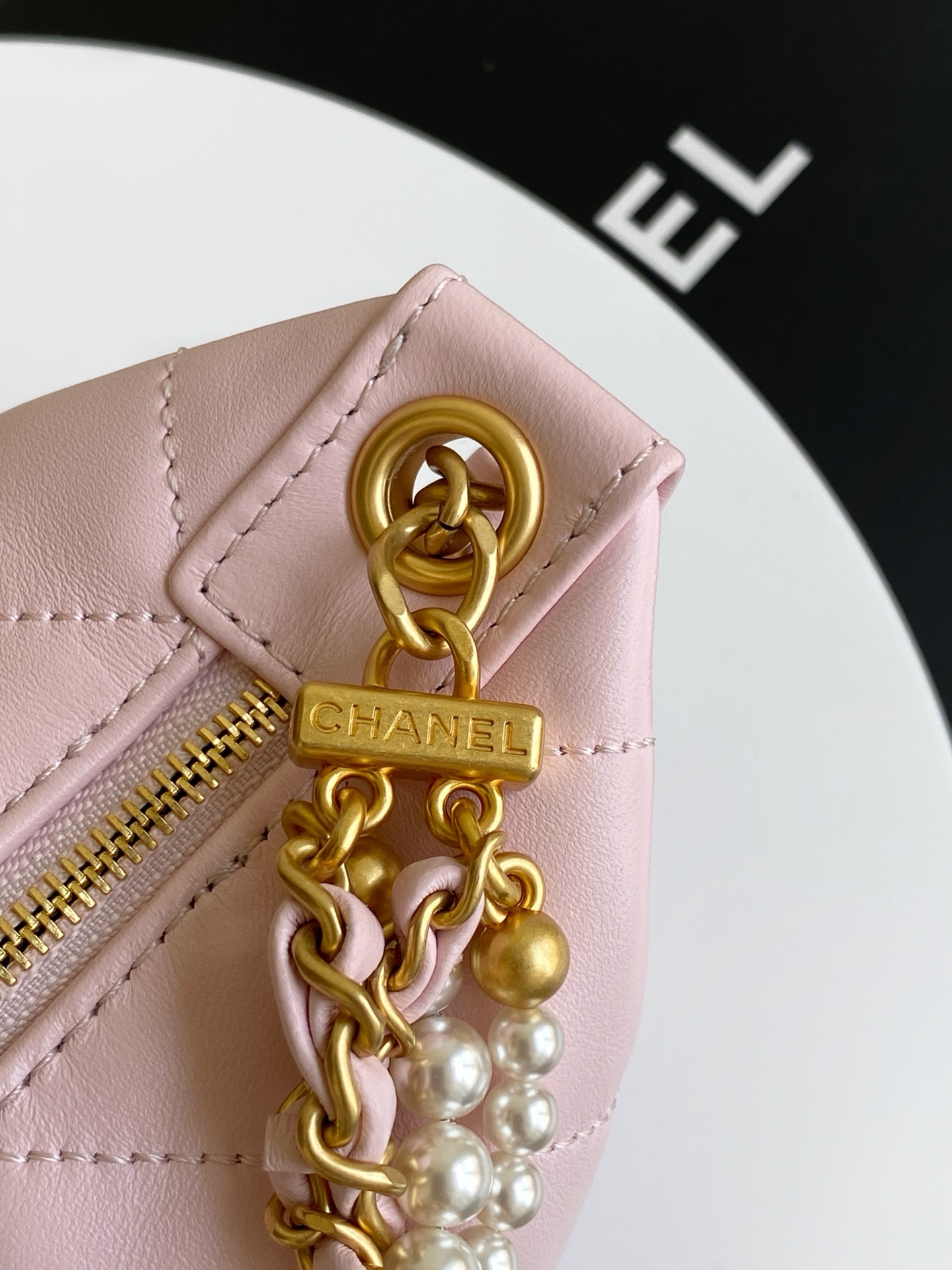 Quilted Lambskin Hobo Bag with Pearl Chain in Light Pink (Gold Hardware) - Mocuir