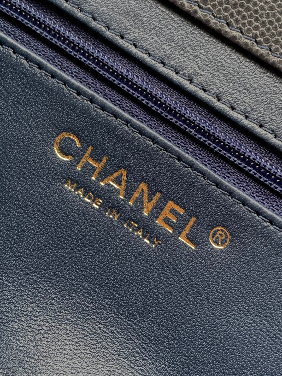 Preppy Coco Small Flap Bag (AS4818) in Black Grained Calfskin with Gold-Tone Hardware, 26P Pre-Fall Collection - Mocuir