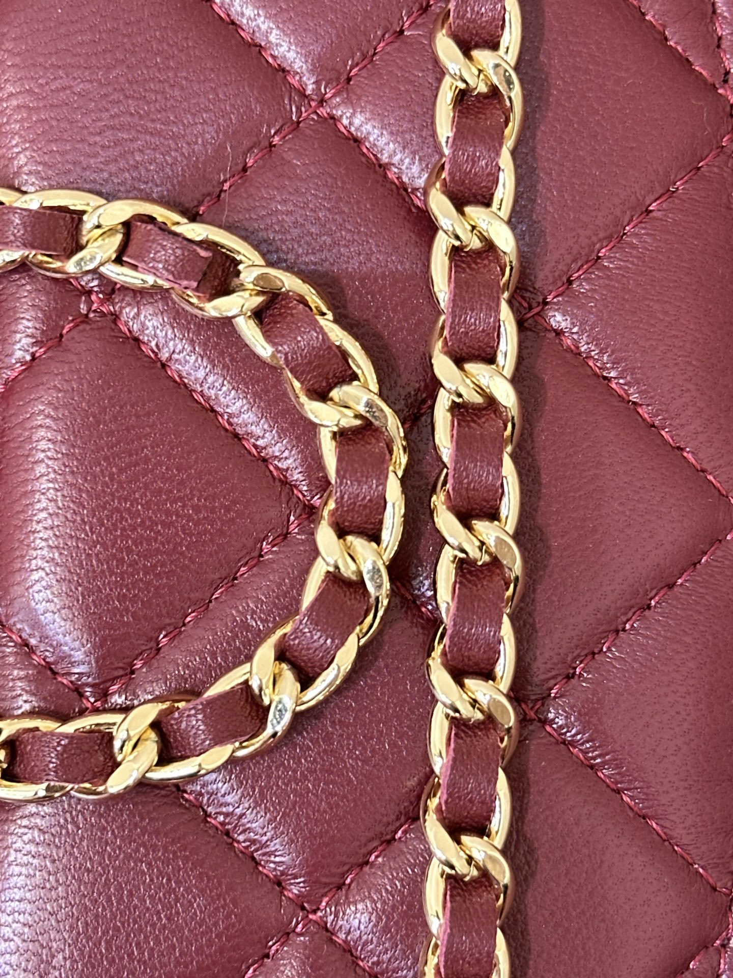 Classic Quilted Lambskin Wallet on Chain in Burgundy (Silver Hardware) - Mocuir
