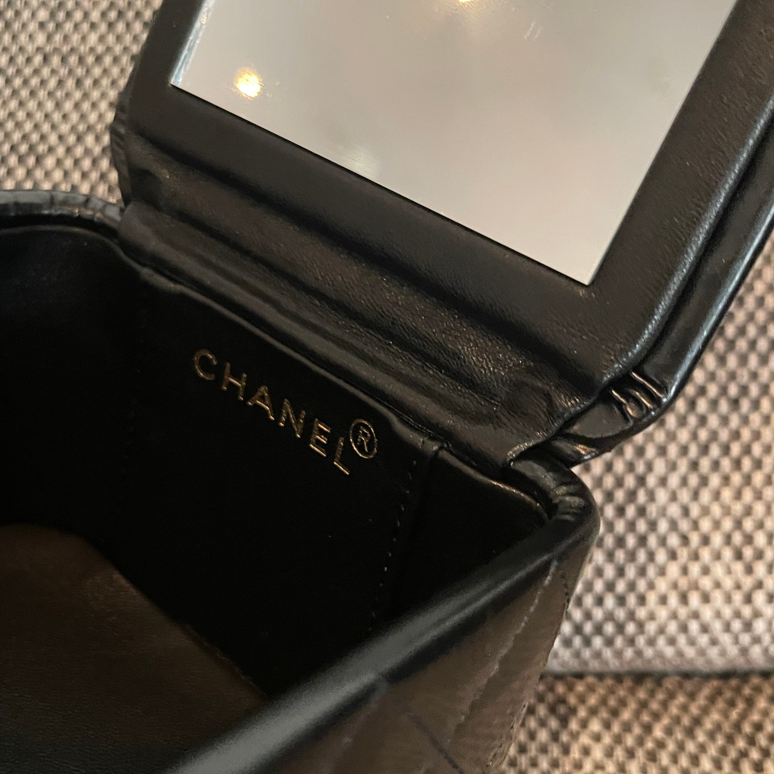 25C Small Quilted Lambskin Vanity Case in Black - Mocuir