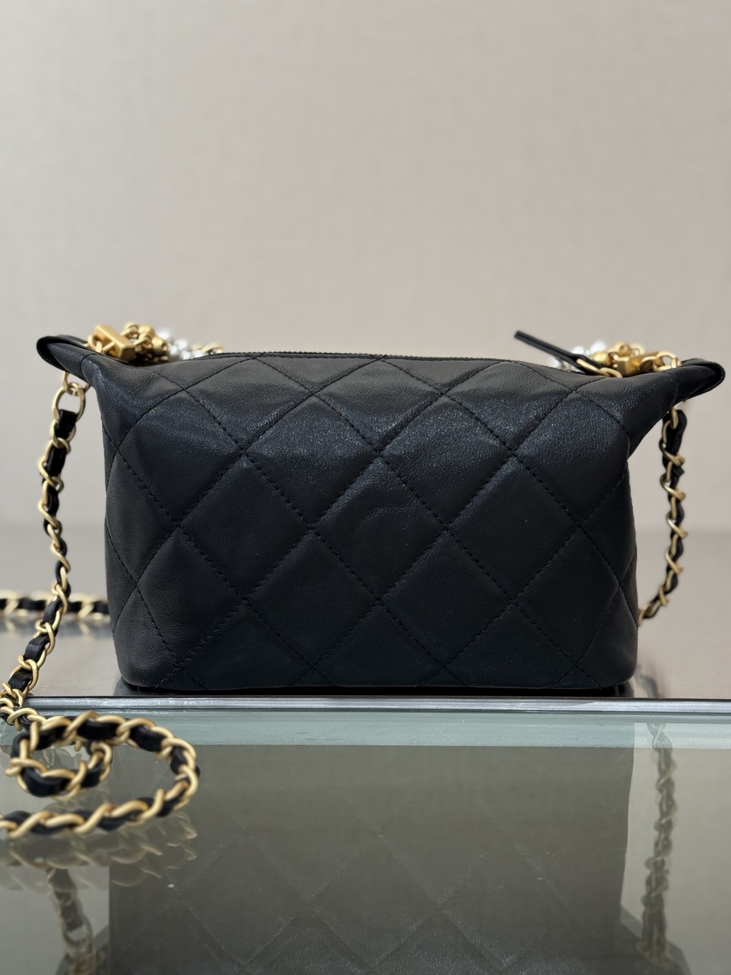 25C26C Pearl Chain Hobo Lunch Box Bag in Black Lambskin with Gold Hardware (Model AP4976) - Mocuir