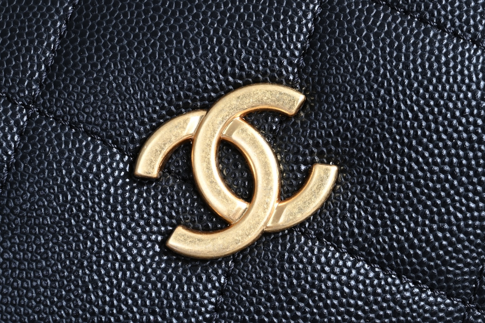 25K Fall-Winter Collection Quilted Grained Calfskin (Caviar) Bowling Bag with Gold-Tone Hardware & Side Pockets (Model AS5293) - Mocuir