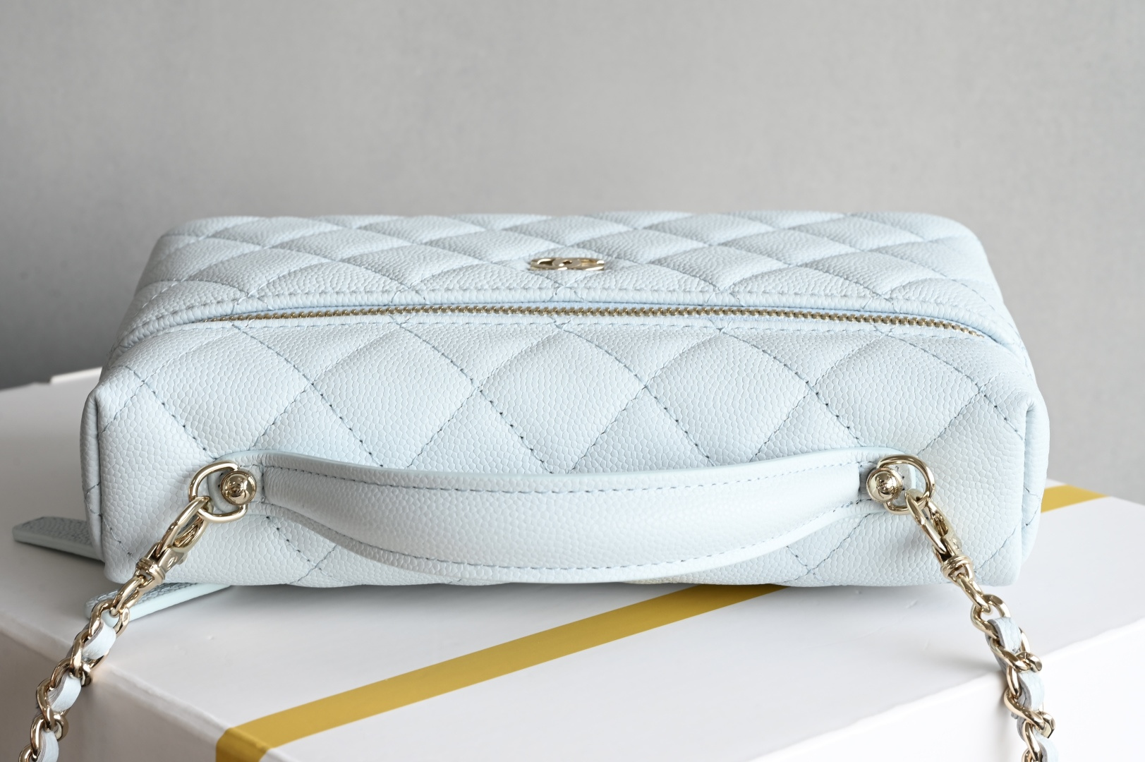 Small Vanity Case (LP Lunch Box Bag) in Baby Blue Quilted Caviar Calfskin with Light Gold-Tone Hardware (25C/25S Collection) - Mocuir