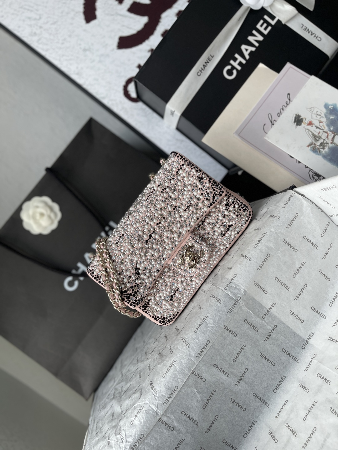 Classic Flap Handbag in Pink with Imitation Pearls, Strass & Gold-Tone Hardware - Mocuir