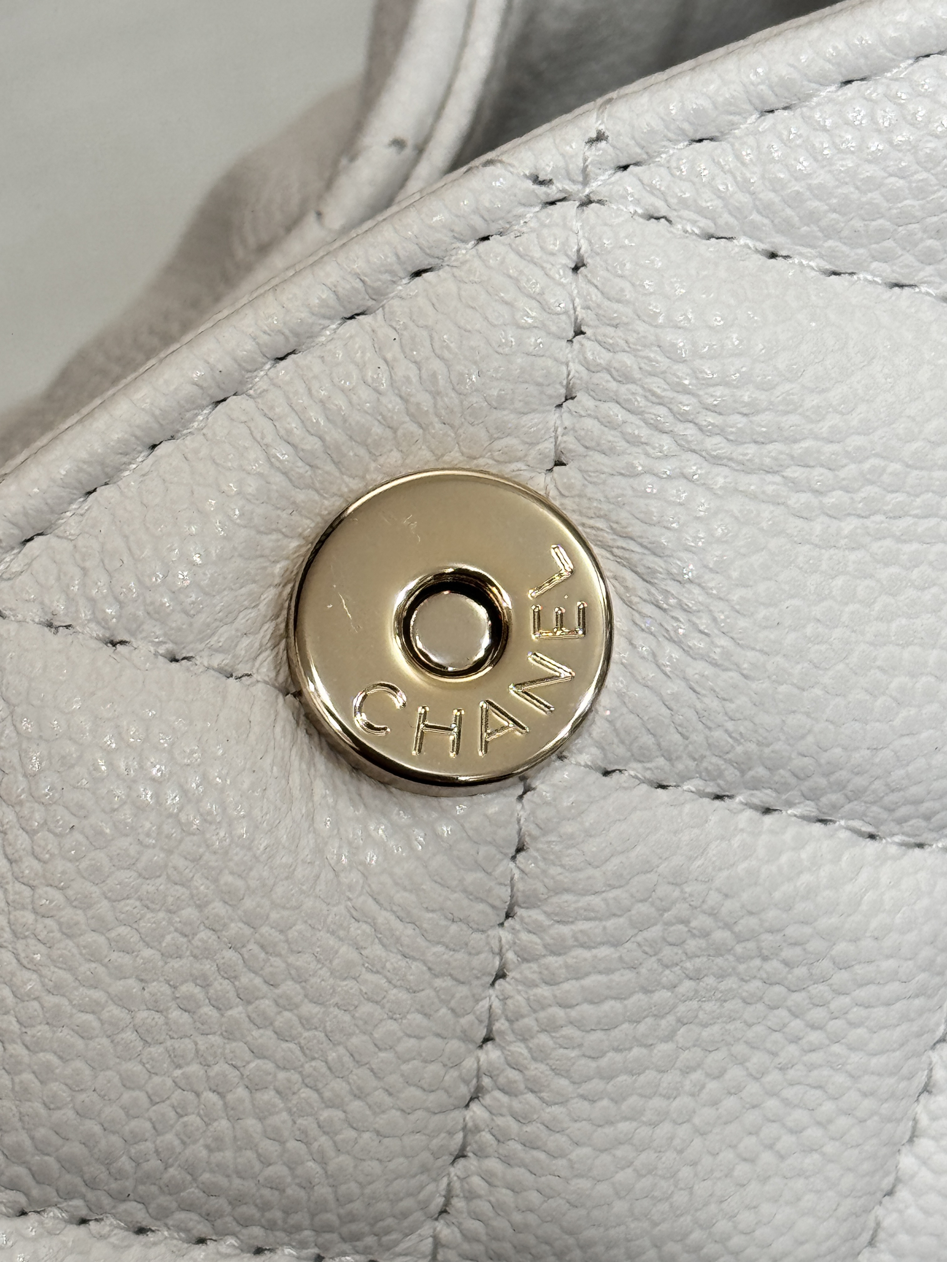 Metal Handle Bucket Bag（White） - Mocuir