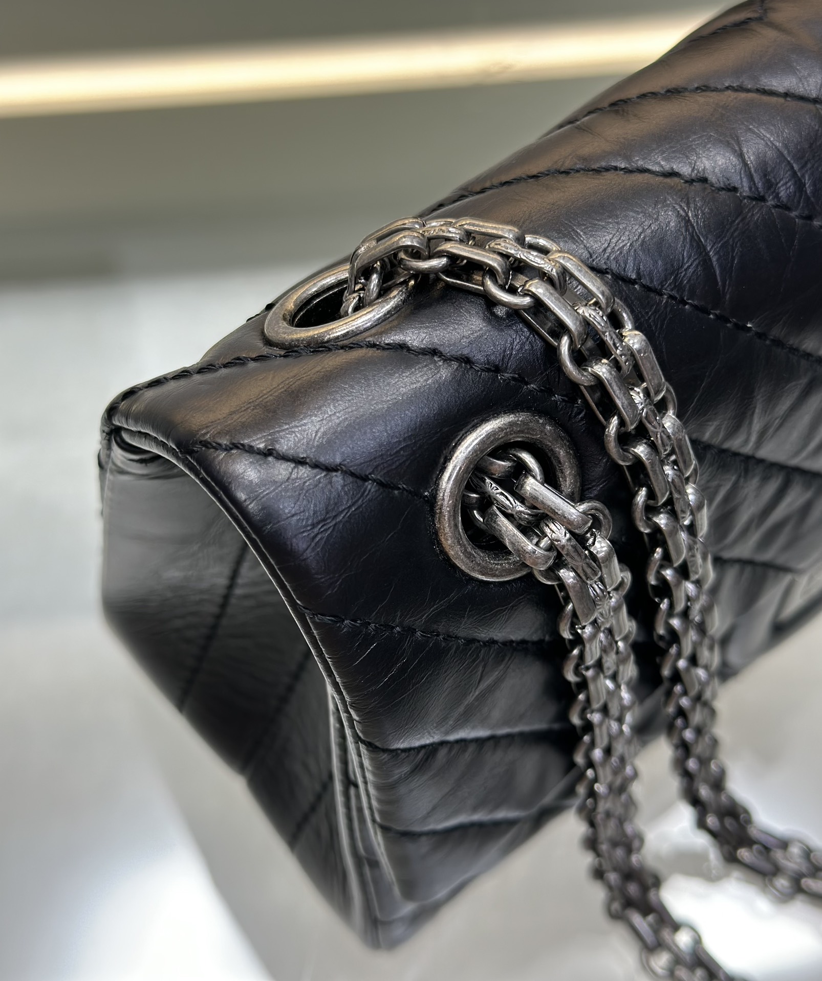 2.55 Reissue Medium Flap Bag in Black Aged Calfskin with Ruthenium-Finish Metal Hardware - Mocuir