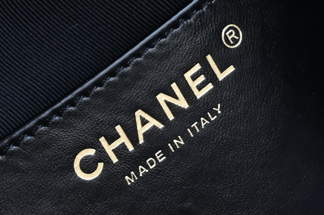 Chain Decor Hobo Bag（Noir） - Mocuir