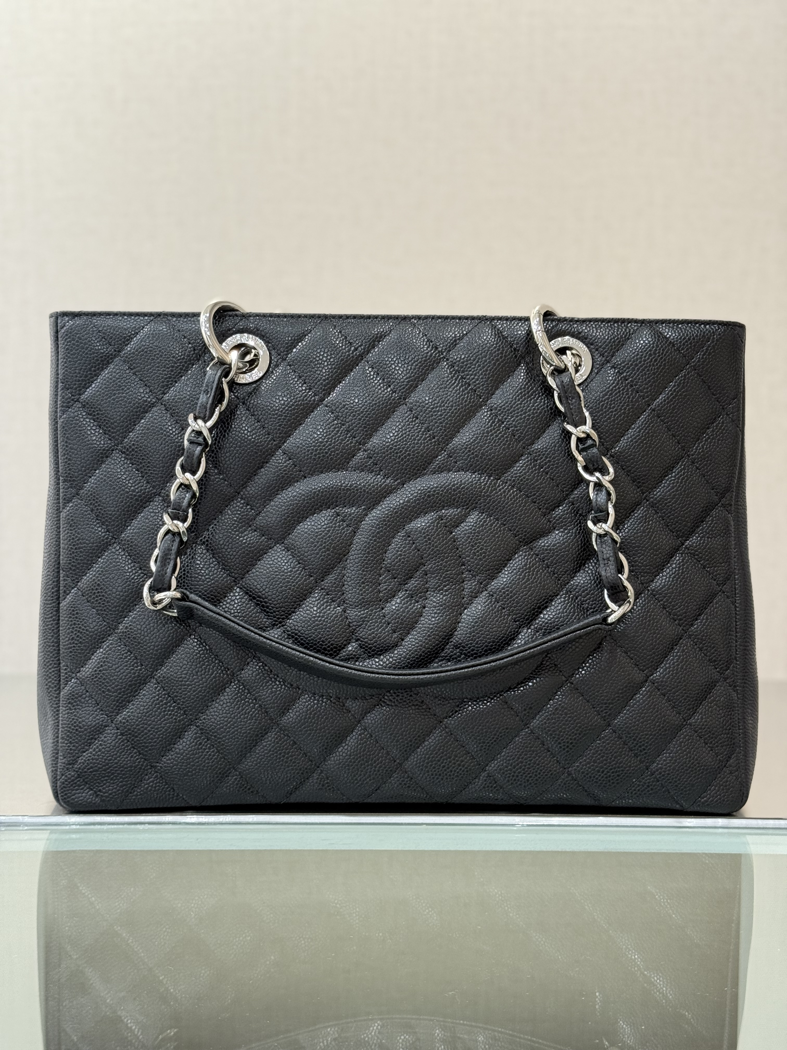 Grand Shopping Tote (GST) in Black Caviar Leather with Silver-Tone Hardware (Model A50995) - Mocuir