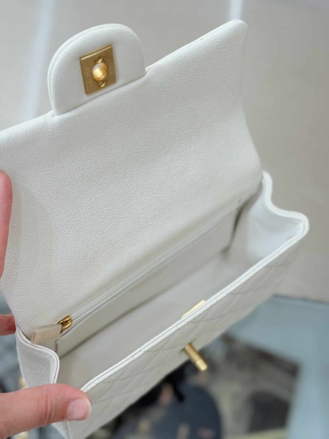 2025C CC Top Handle Small Bag (AS5265) in White Grained Calfskin with Antique Gold-Tone Hardware - Mocuir