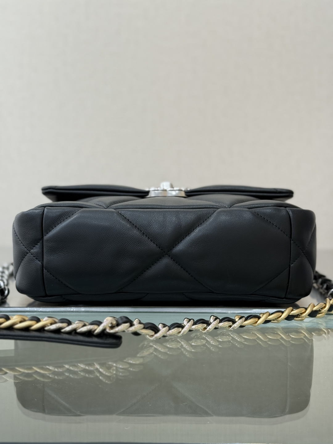 19 Medium Flap Bag (AS1160) in Black Shiny Lambskin with Tri-Tone Hardware - Mocuir