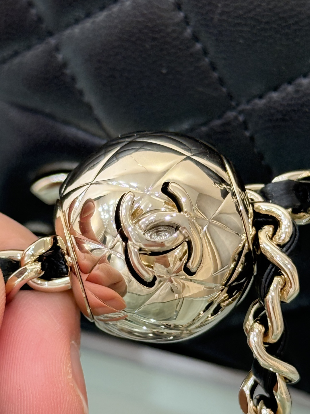 Mini Square Flap with Globe Charm - Mocuir