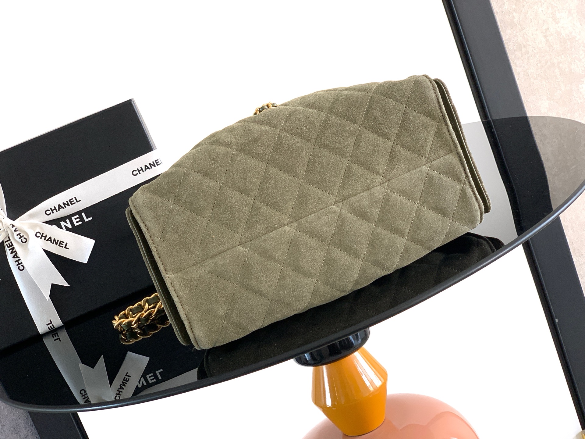 25 Bag Small Hobo in Olive Green Suede with Gold-Tone Hardware - Mocuir