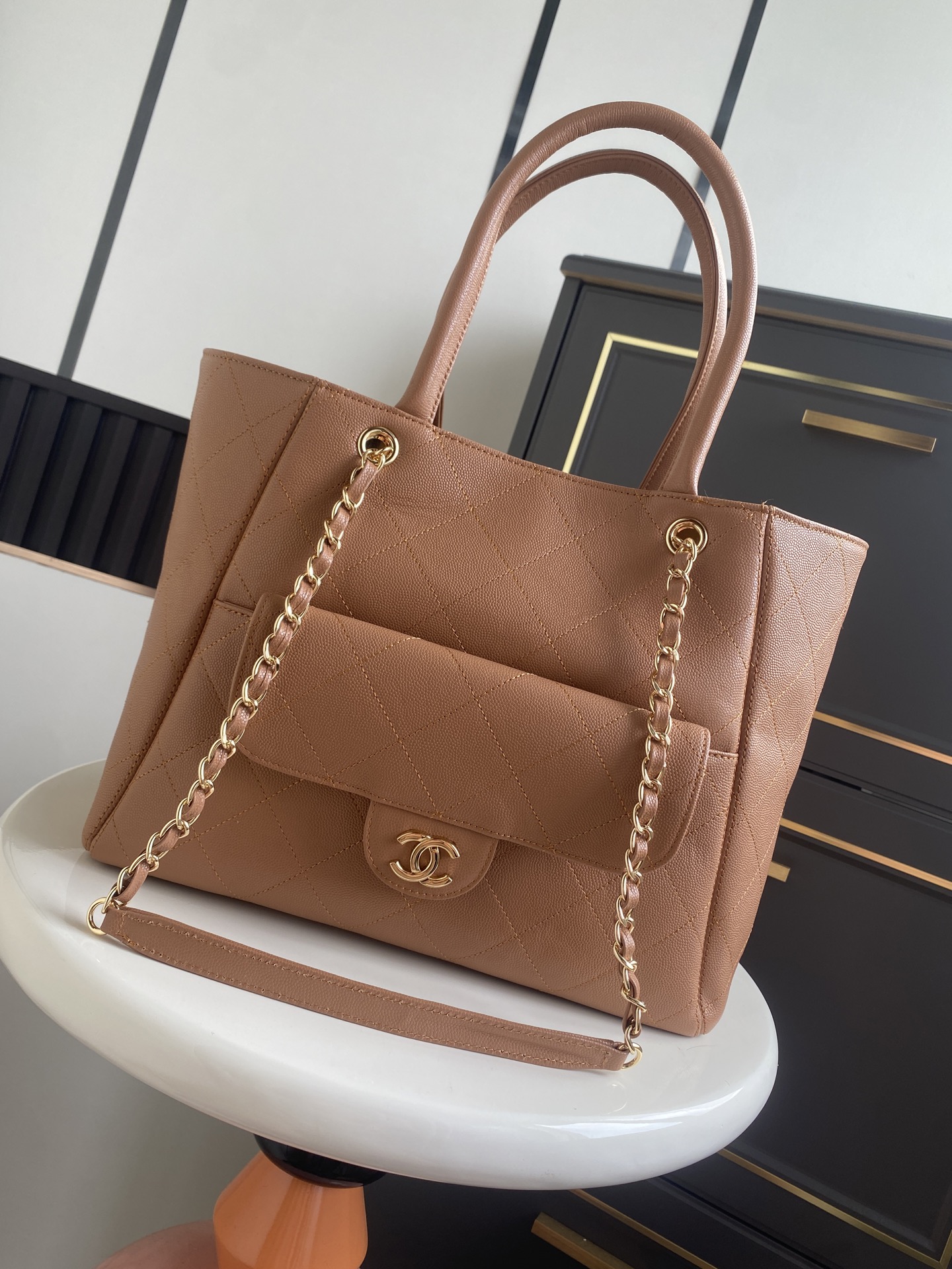Cruise 2026 Caramel Quilted Caviar Calfskin Large Tote Bag with Gold-Tone Hardware - Mocuir
