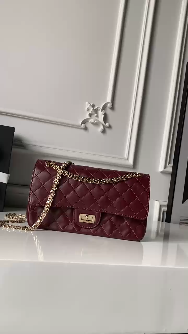 2.55 Reissue Burgundy Quilted Calfskin Flap Handbag with Light Gold-Tone Hardware - Mocuir