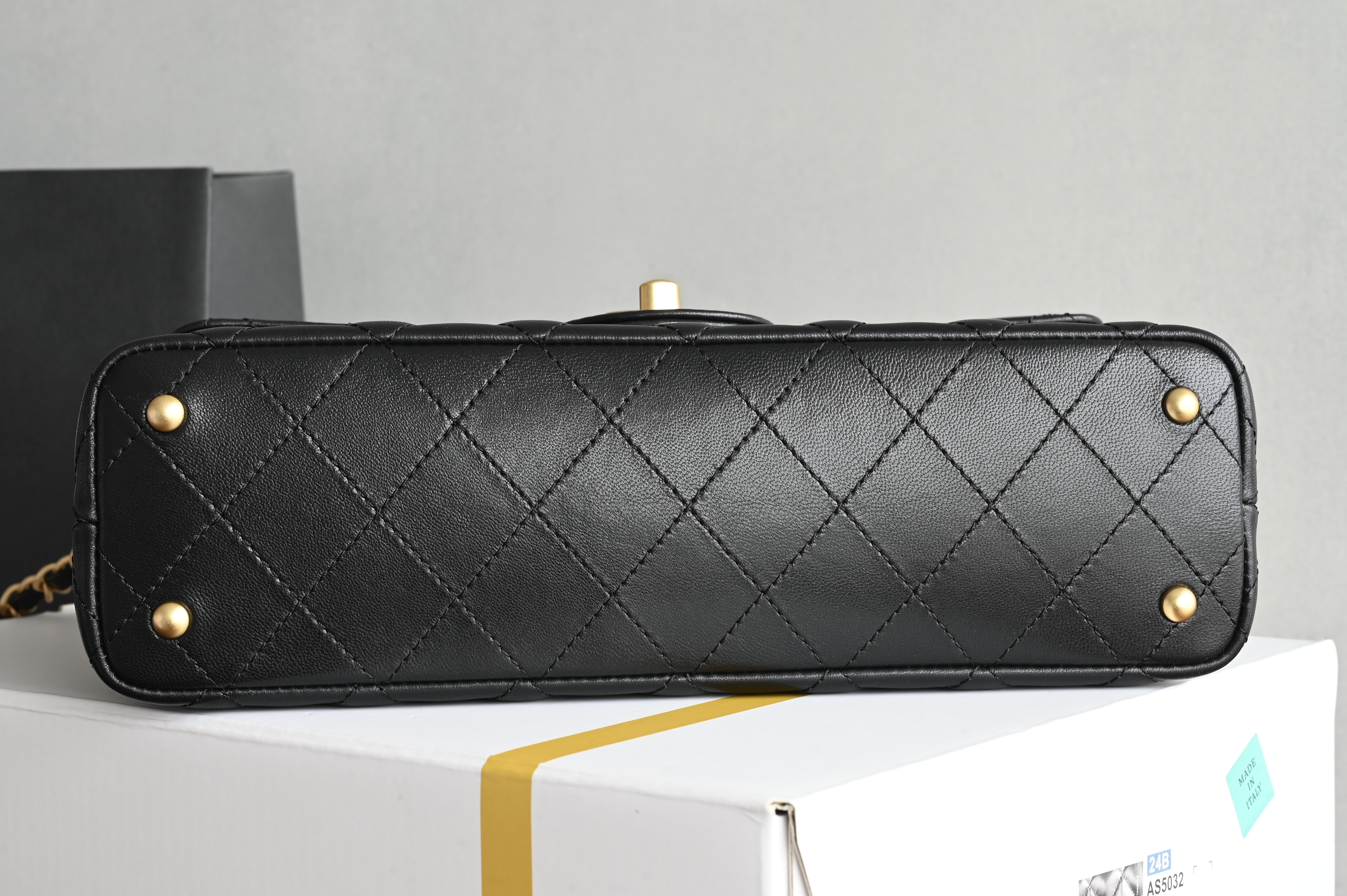 Trendy CC Top Handle Flap Bag（Black） - Mocuir