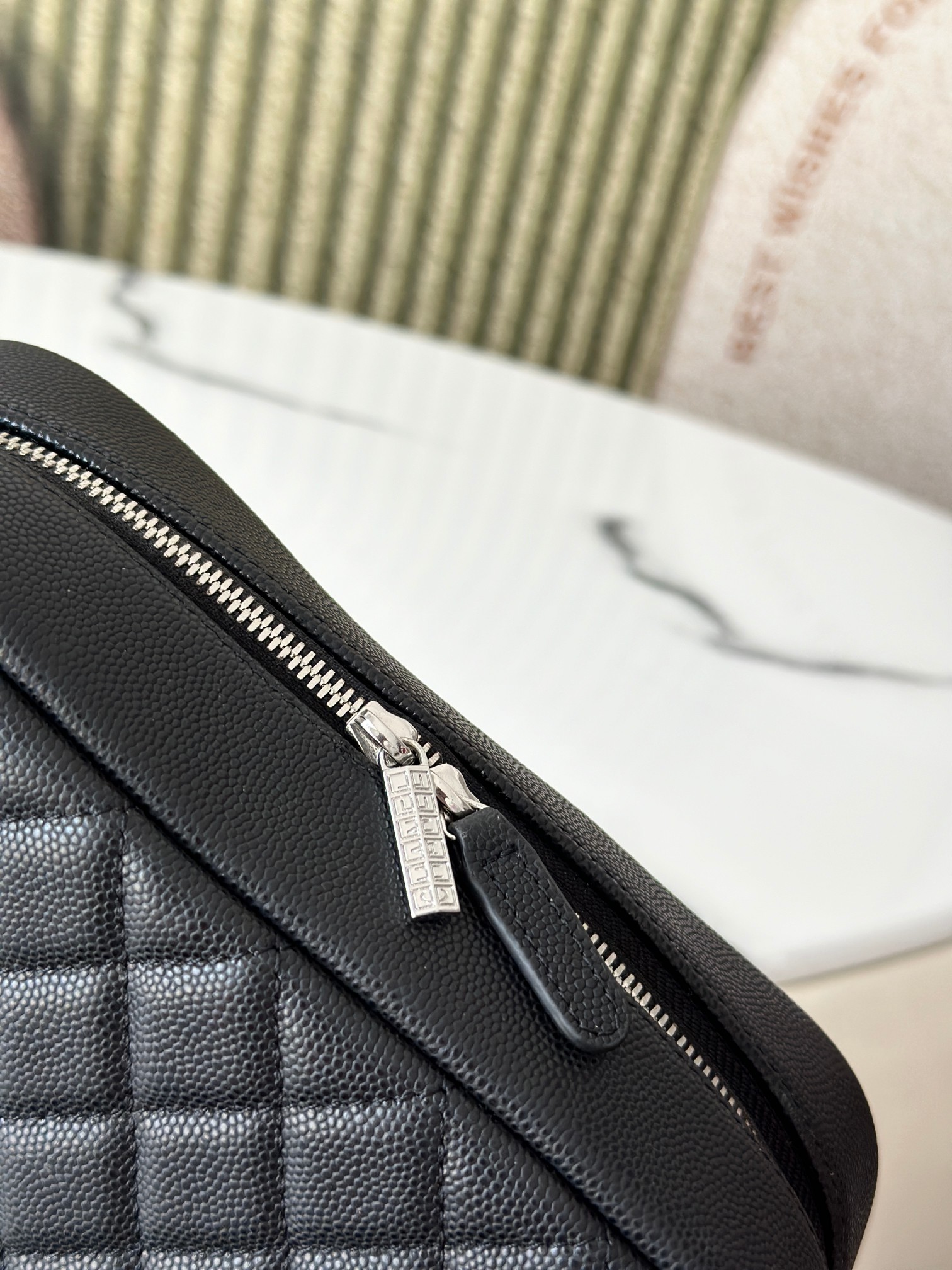 Large Cosmetic Clutch - Mocuir