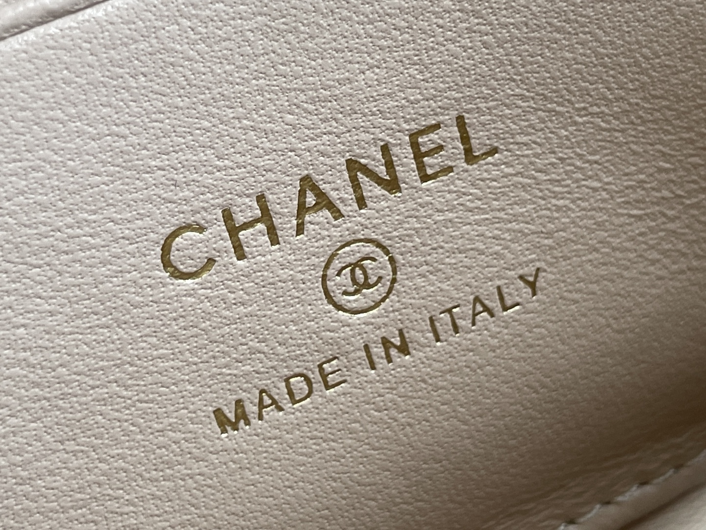 25S Top Handle Kelly Clutch with Chain in Beige Caviar Leather with Light Gold-Tone Hardware (Model AS4711) - Mocuir