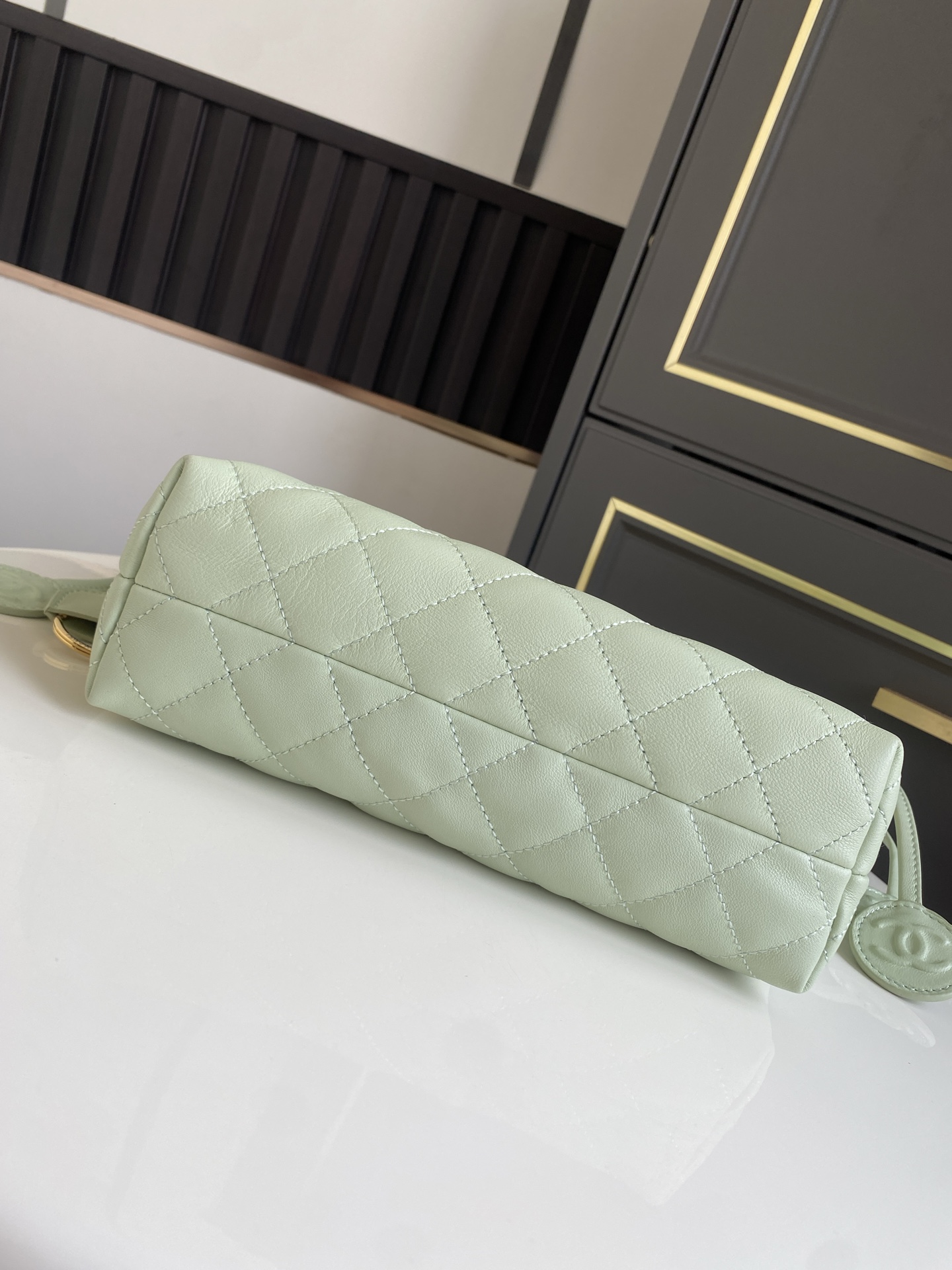 24BQuilted Lambskin Drawstring Hobo Bag（ Mint Green） - Mocuir