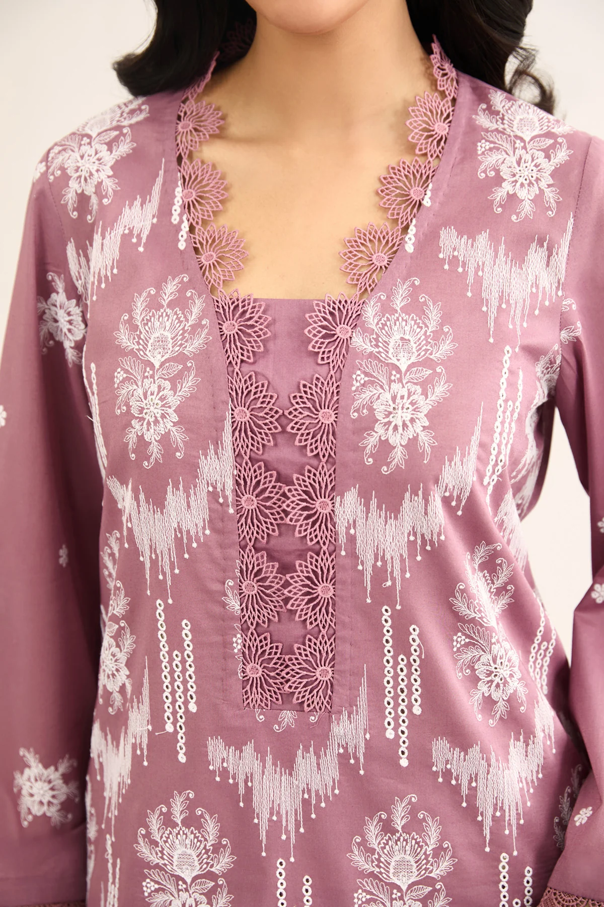 LAWN | EMBROIDERED