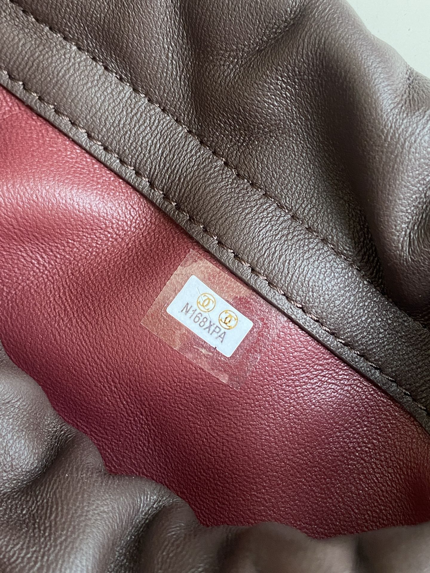 Quilted Lambskin Drawstring Hobo Bag（Chocolate） - Mocuir