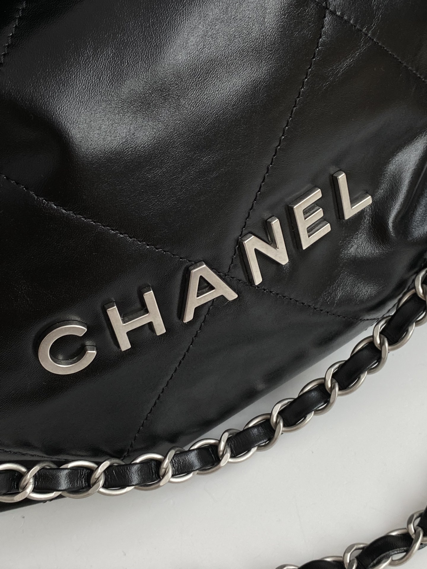 22 Bag Large Hobo in Black Shiny Calfskin with Silver-Tone Hardware - Mocuir