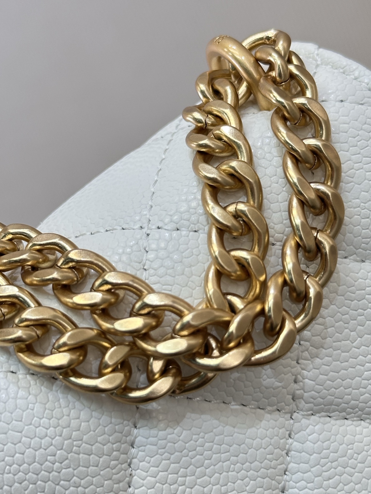 Classic Quilted Caviar Wallet on Chain with Heart Gold Ball in White (Gold Hardware) - Mocuir