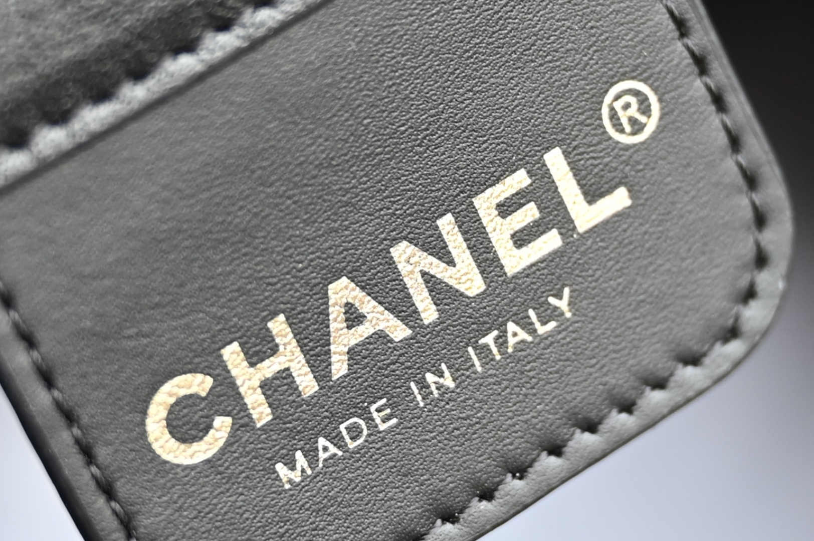 26C Cruise Collection Maxi Hobo Tote Bag in Black Lambskin with Gold-Tone Hardware (Model AS6095) - Mocuir