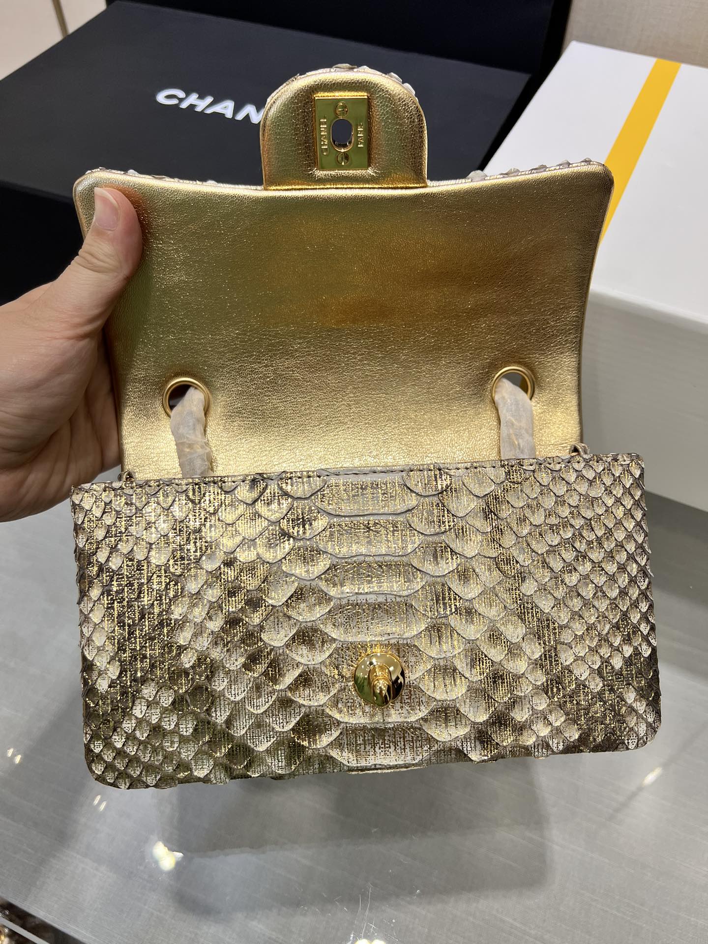 Classic Flap in Metallic Python - Mocuir